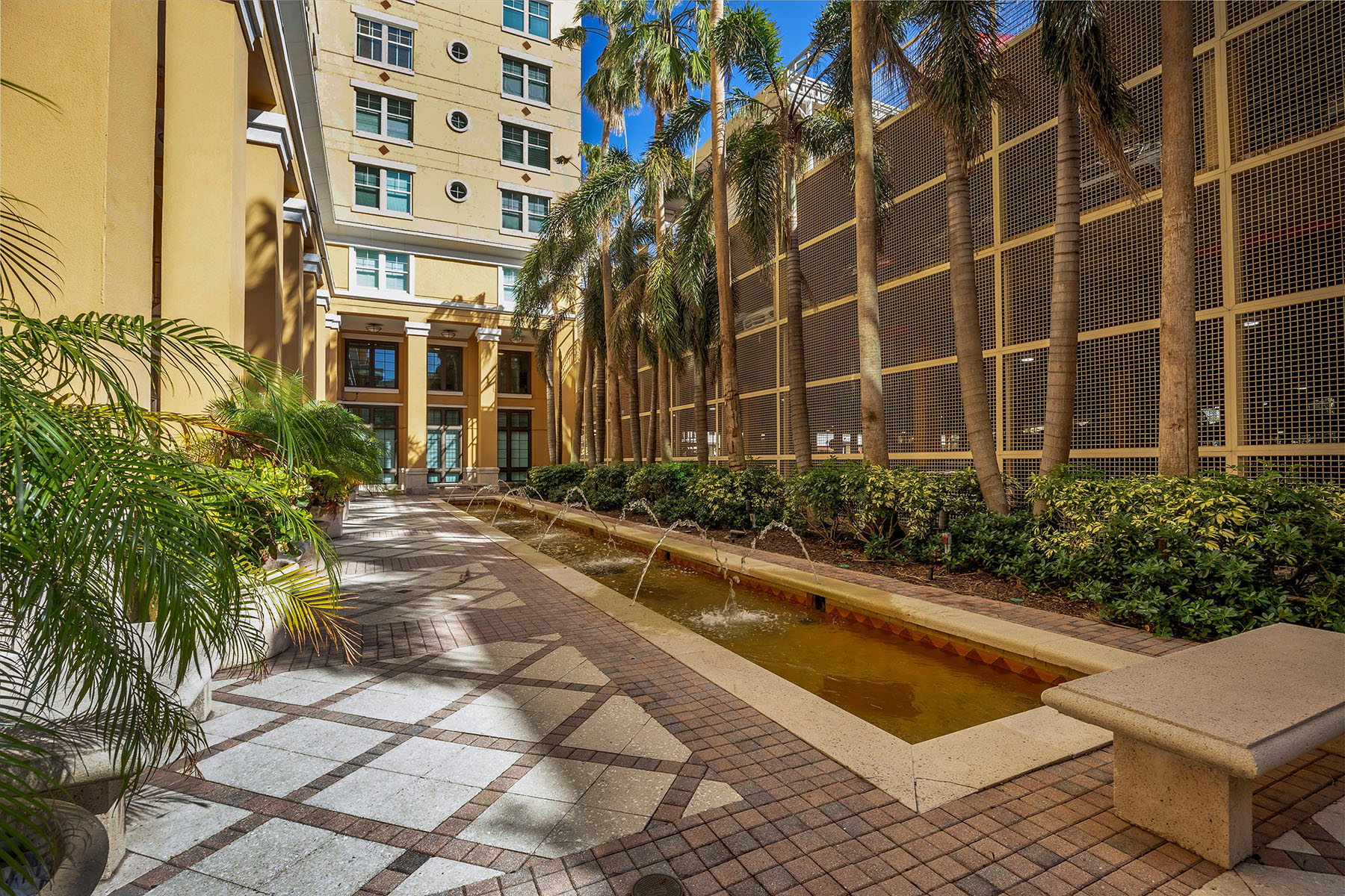 750 N Tamiami Trail , PH6