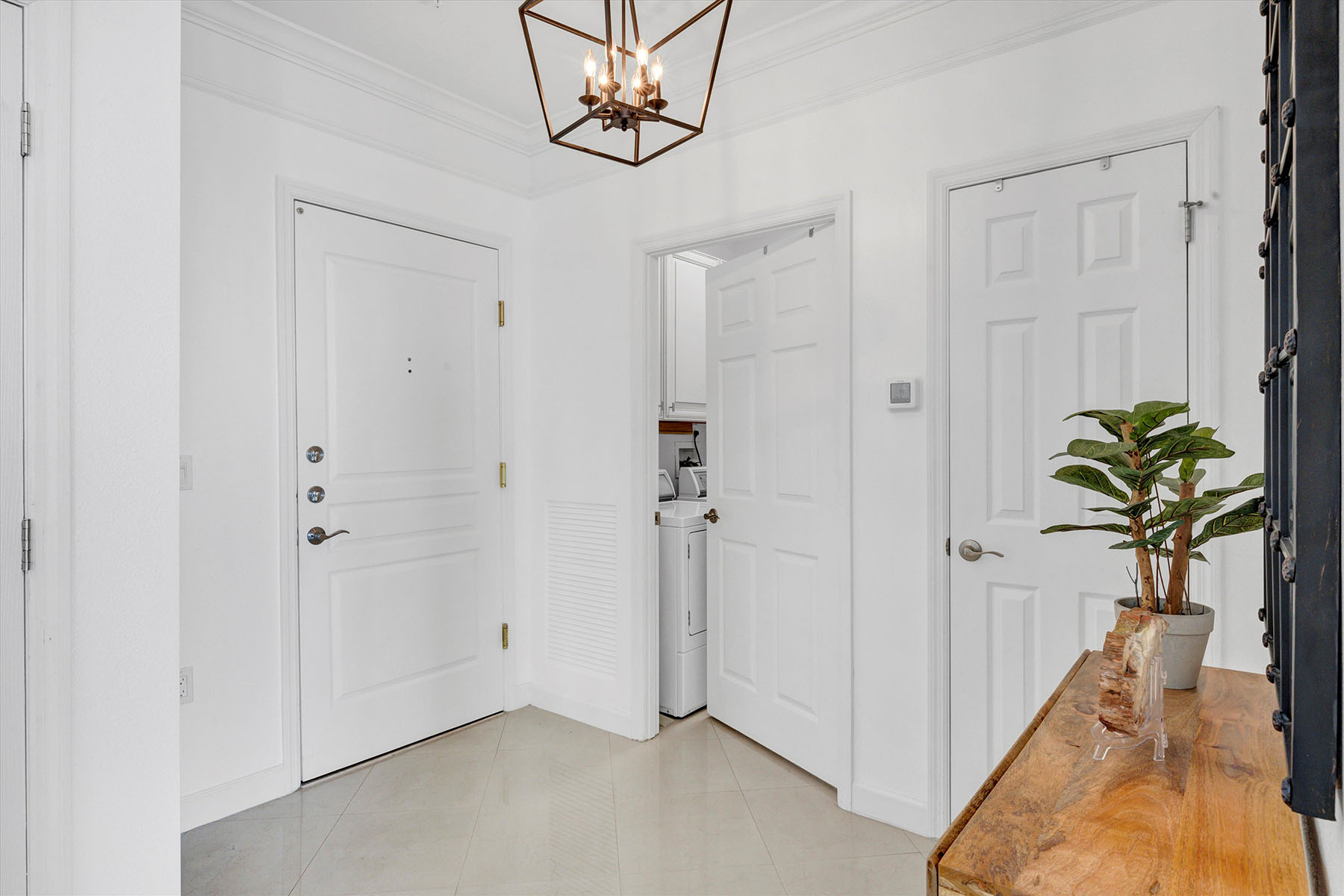 750 N Tamiami Trail , PH6