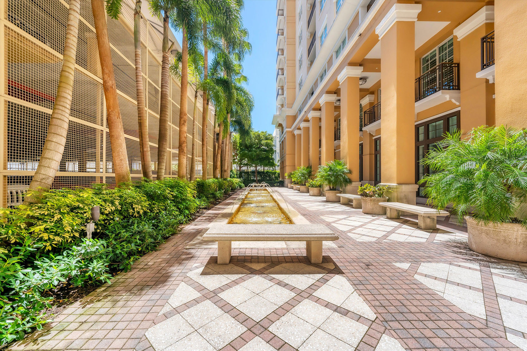 750 N Tamiami Trail , PH6