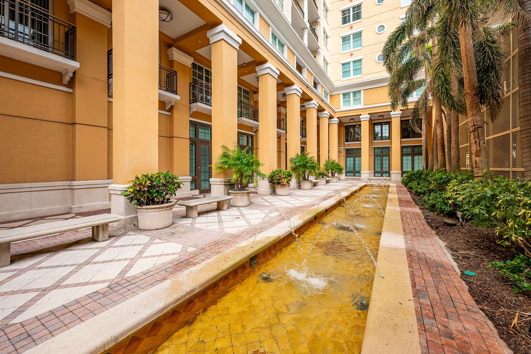 750 N Tamiami Trail , 1003