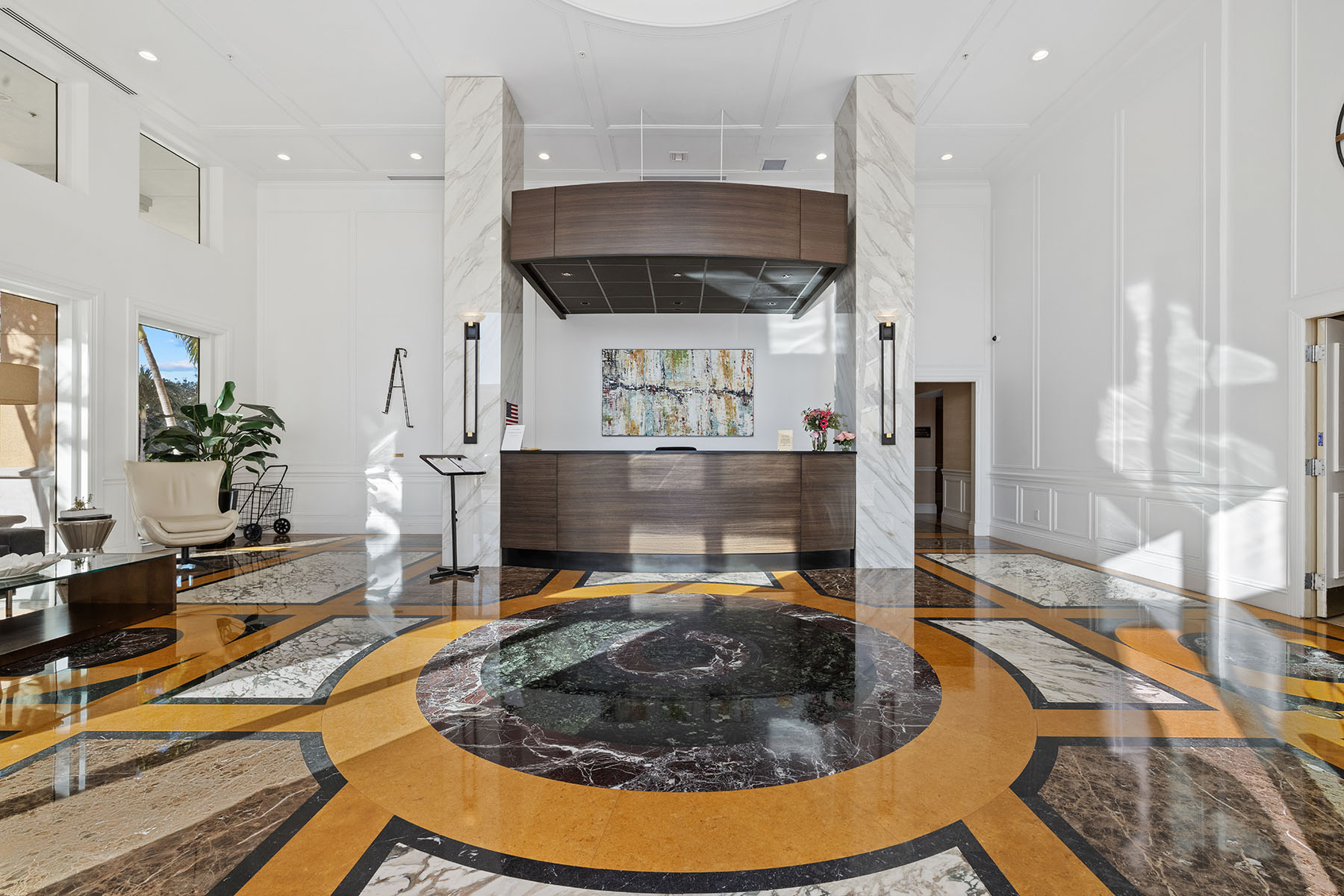 800 N Tamiami Trail , 1512