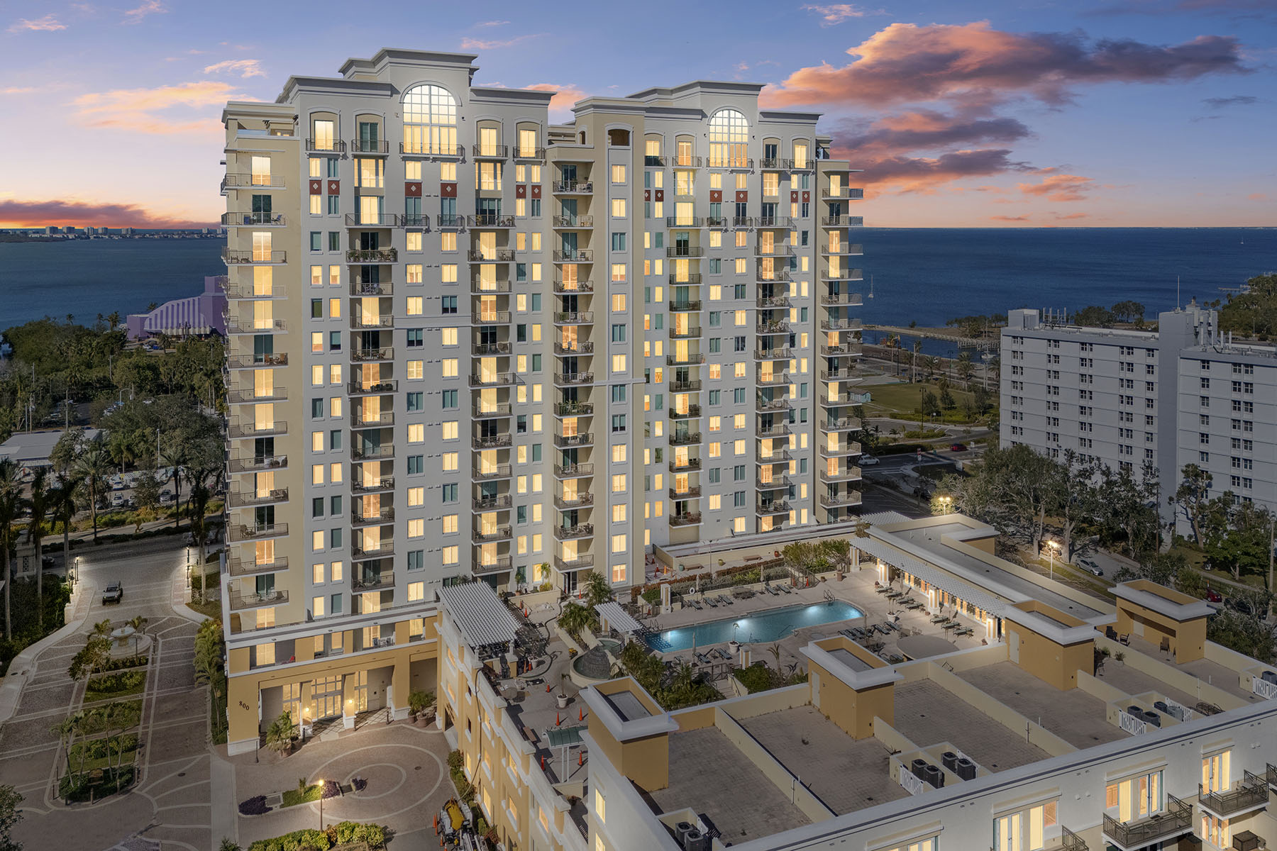 800 N Tamiami Trail , 1512