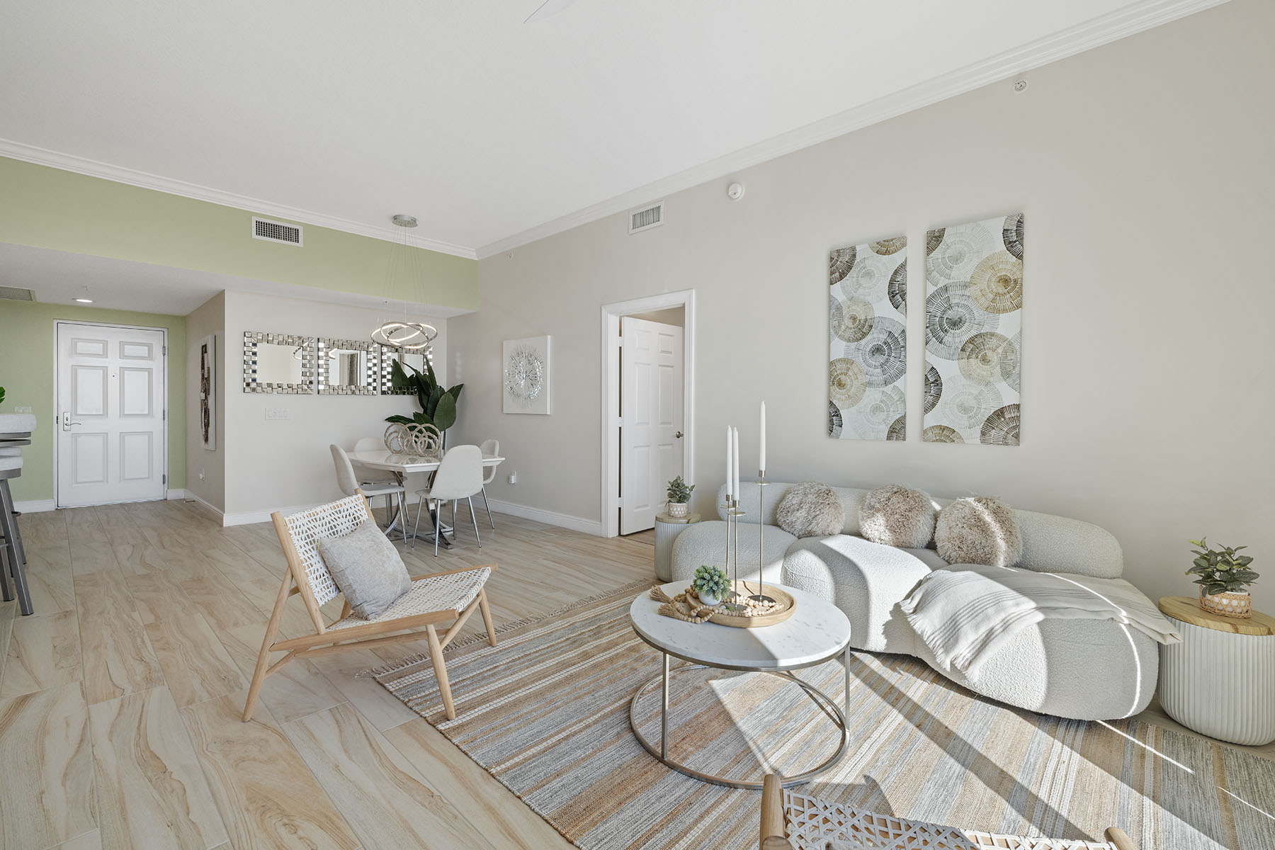 800 N Tamiami Trail , 1512