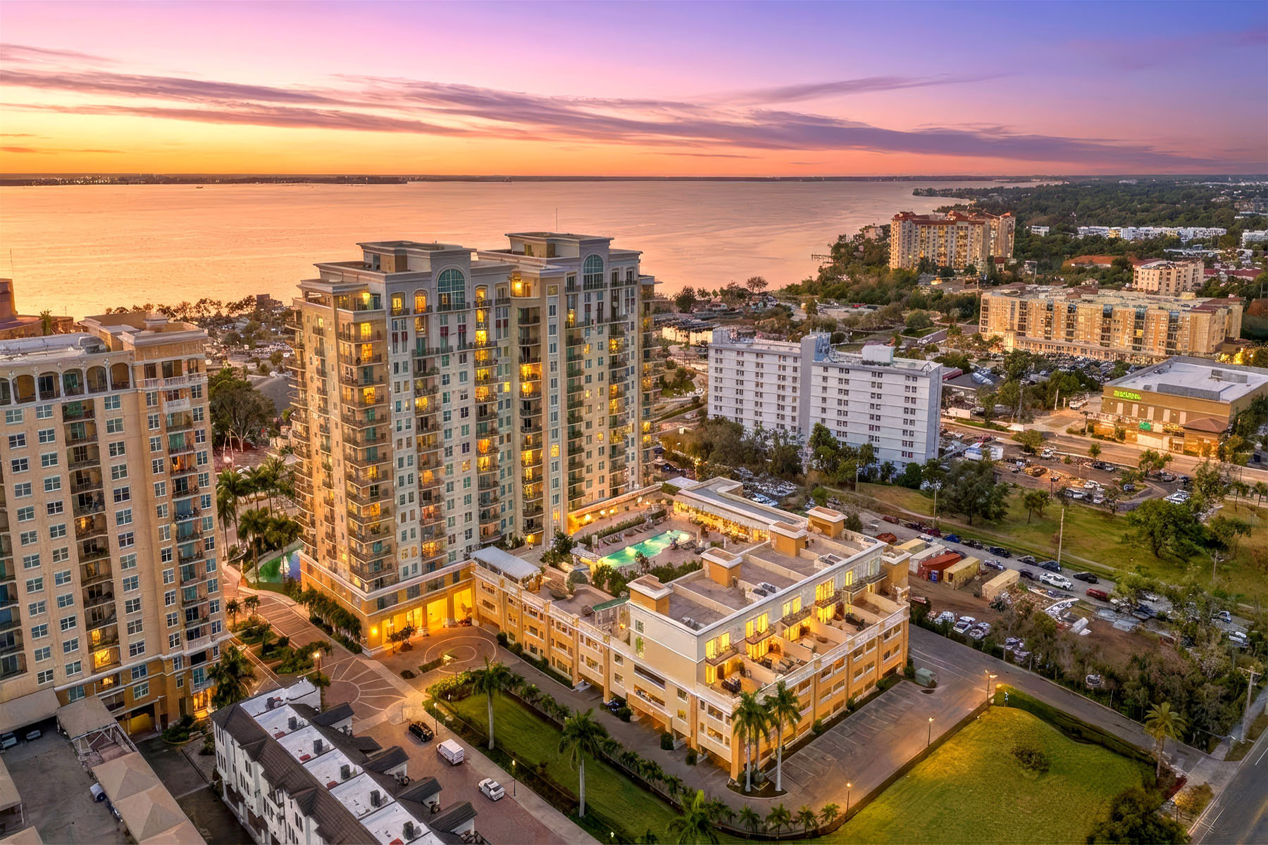 800 N Tamiami Trail , 1512