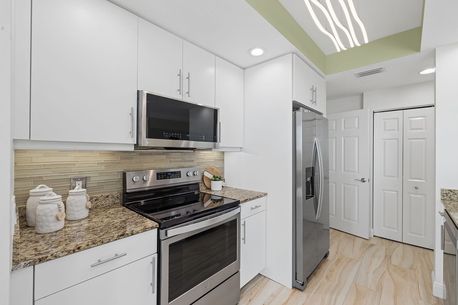 800 N Tamiami Trail , 1512