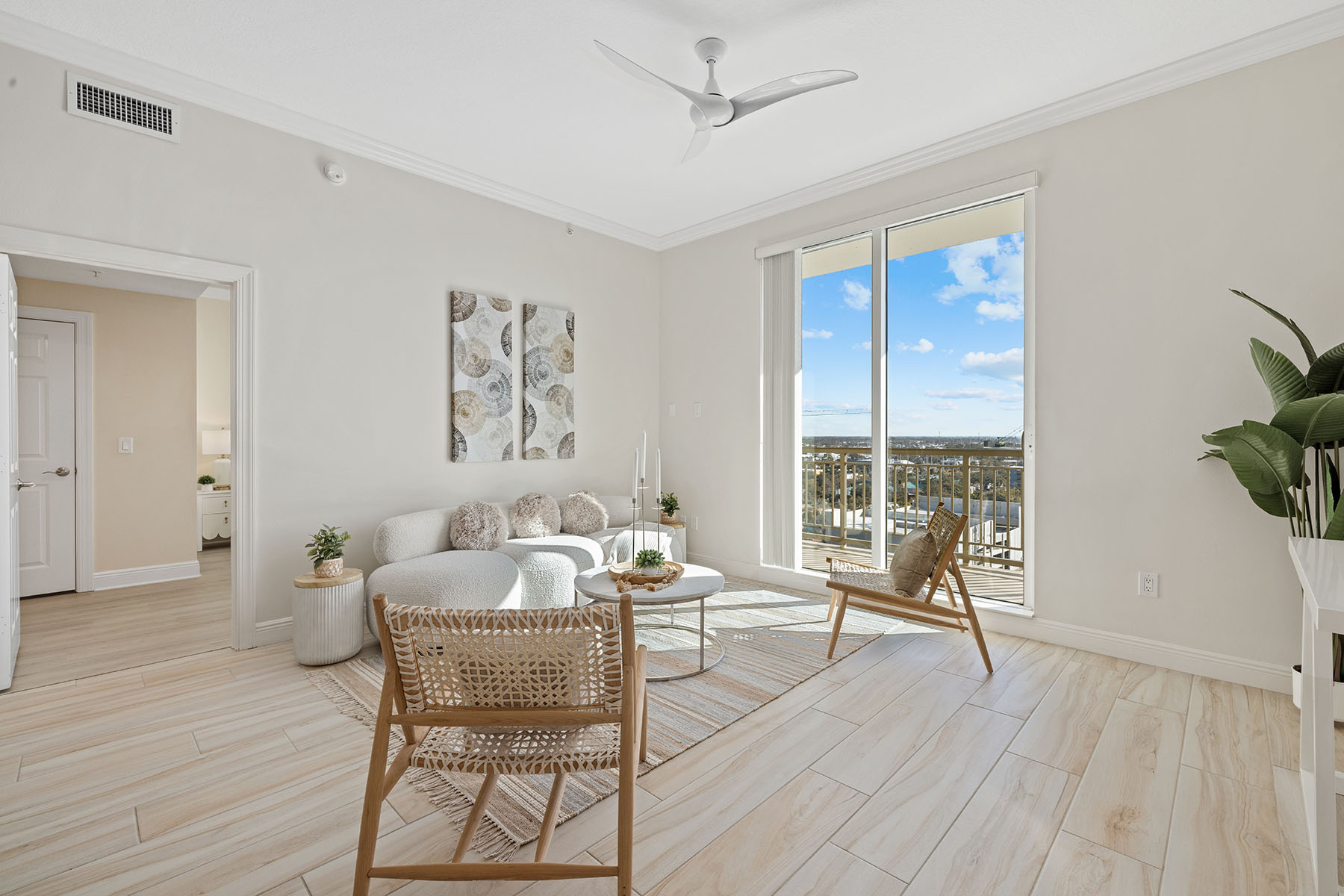 800 N Tamiami Trail , 1512