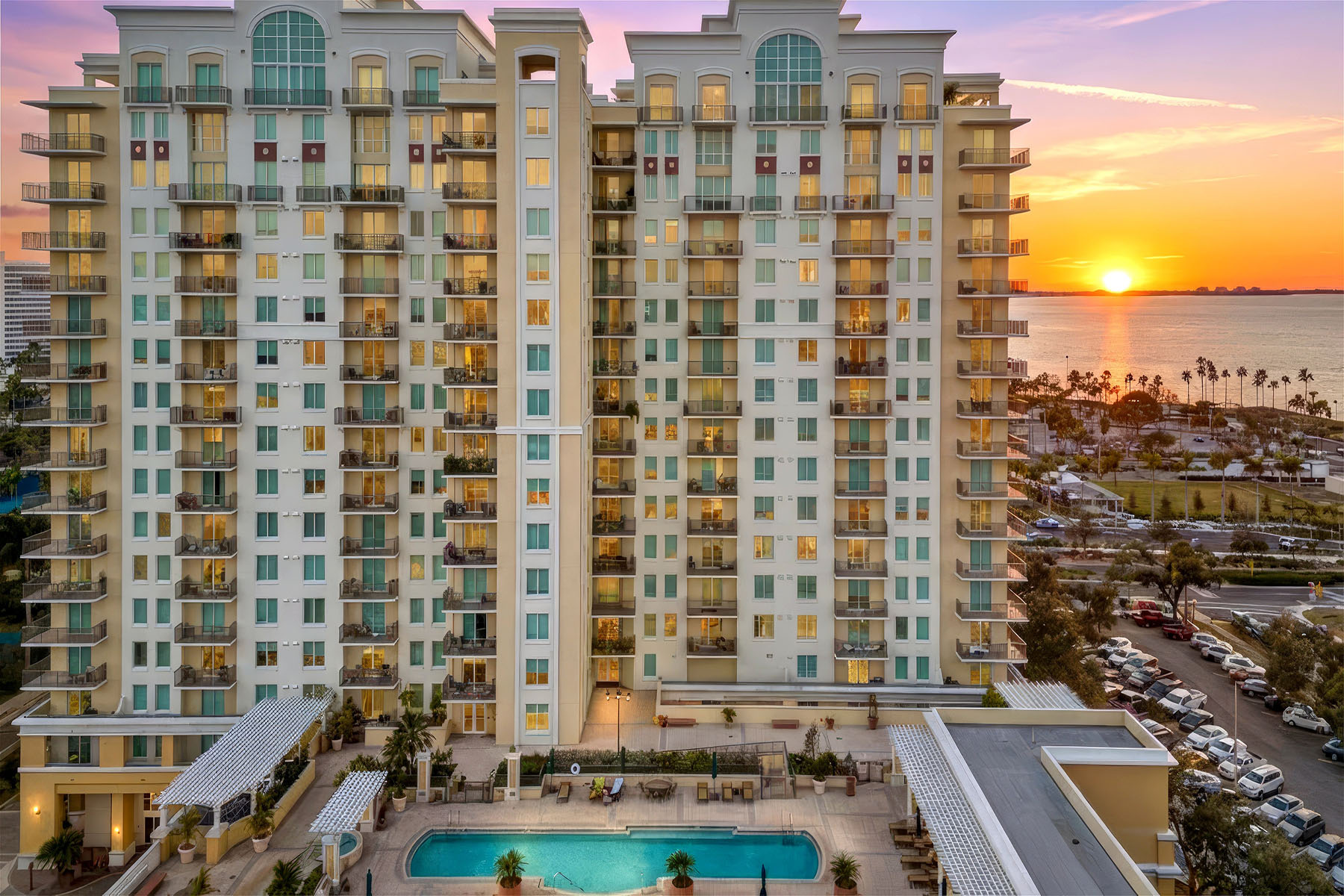 800 N Tamiami Trail , 1512