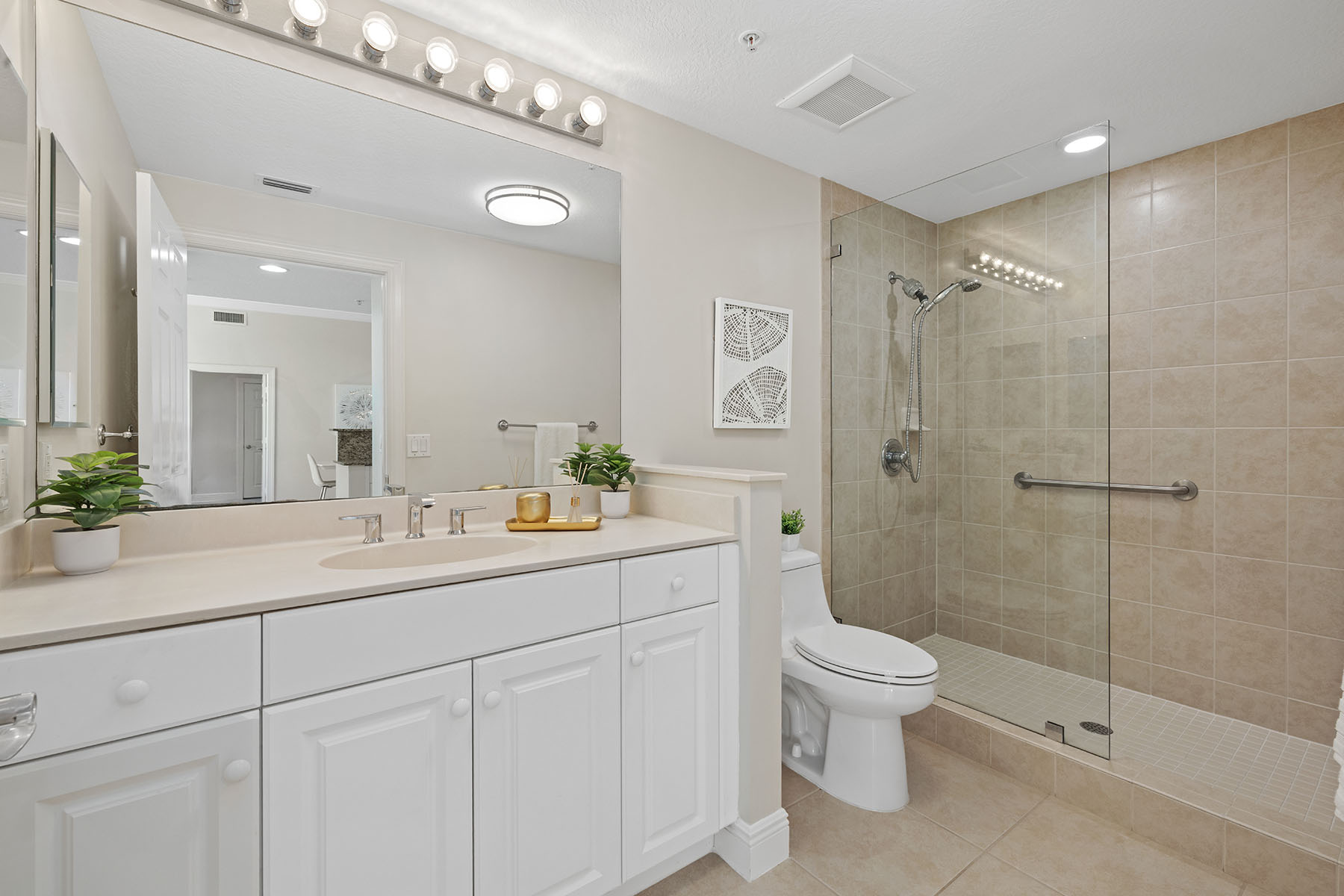 800 N Tamiami Trail , 1512