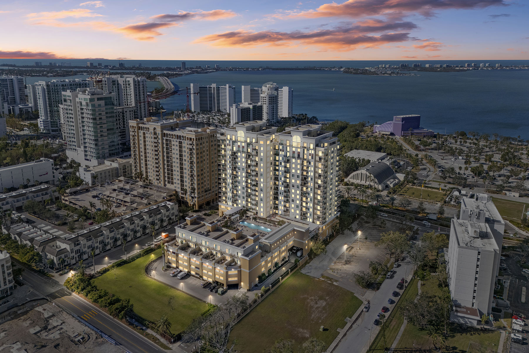 800 N Tamiami Trail , 611