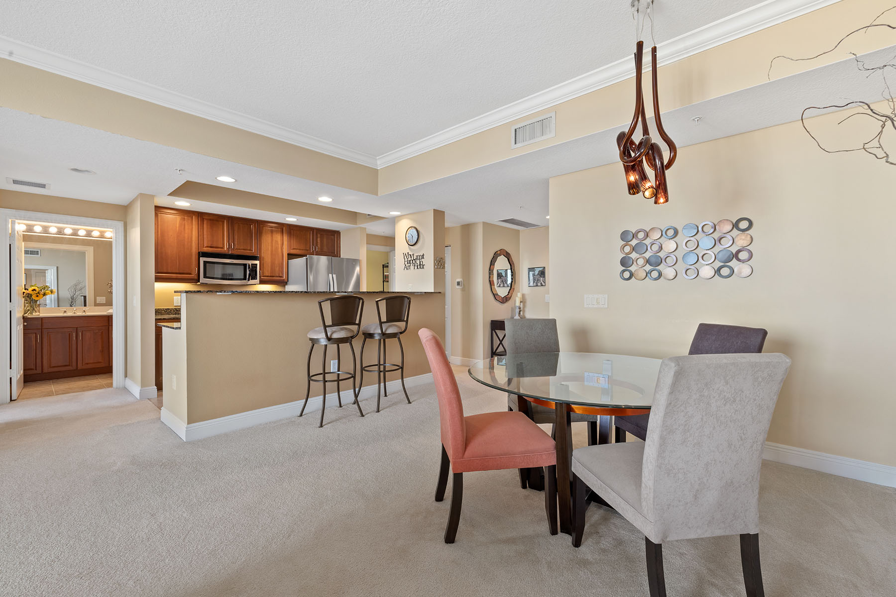 800 N Tamiami Trail , 611