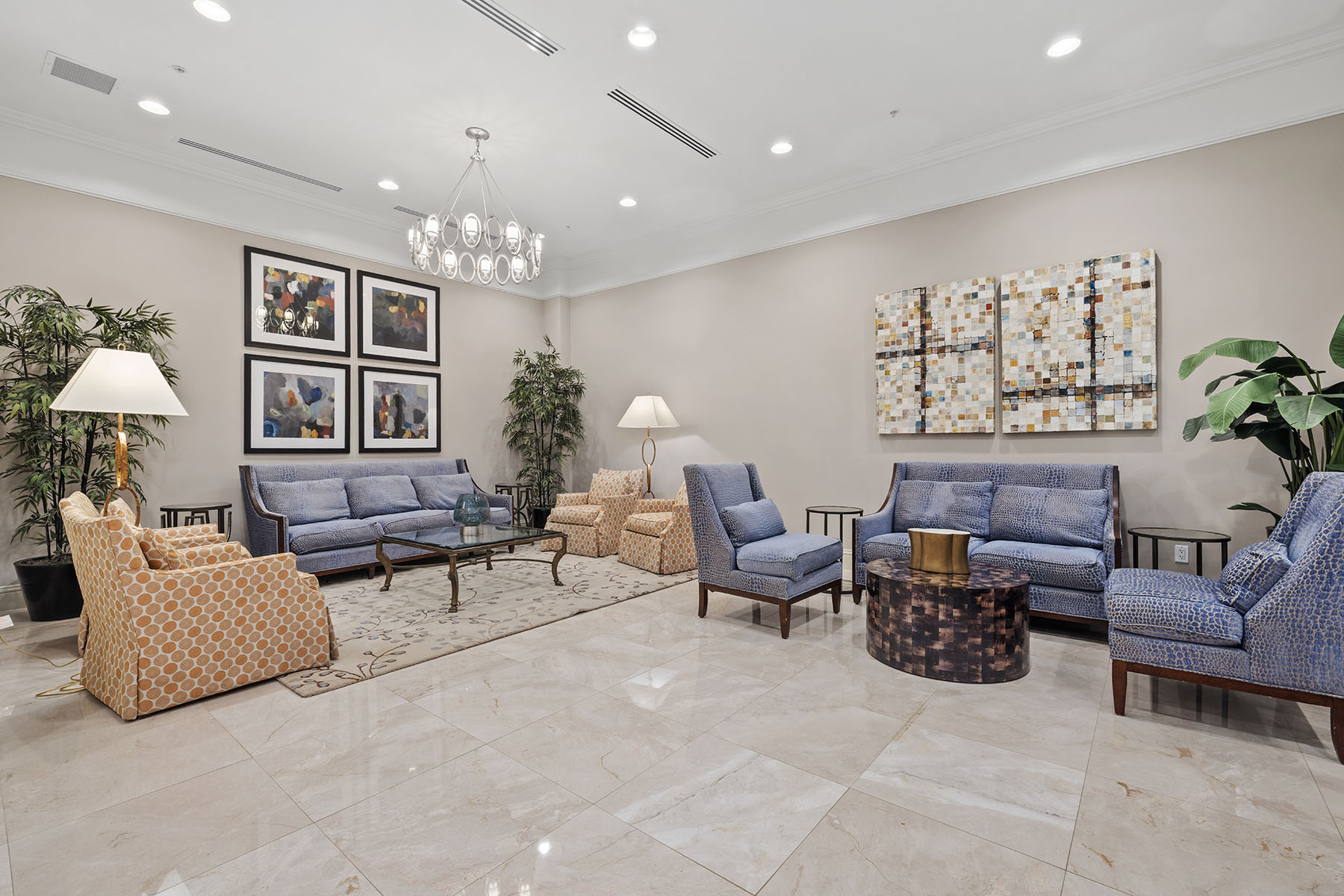800 N Tamiami Trail , 611