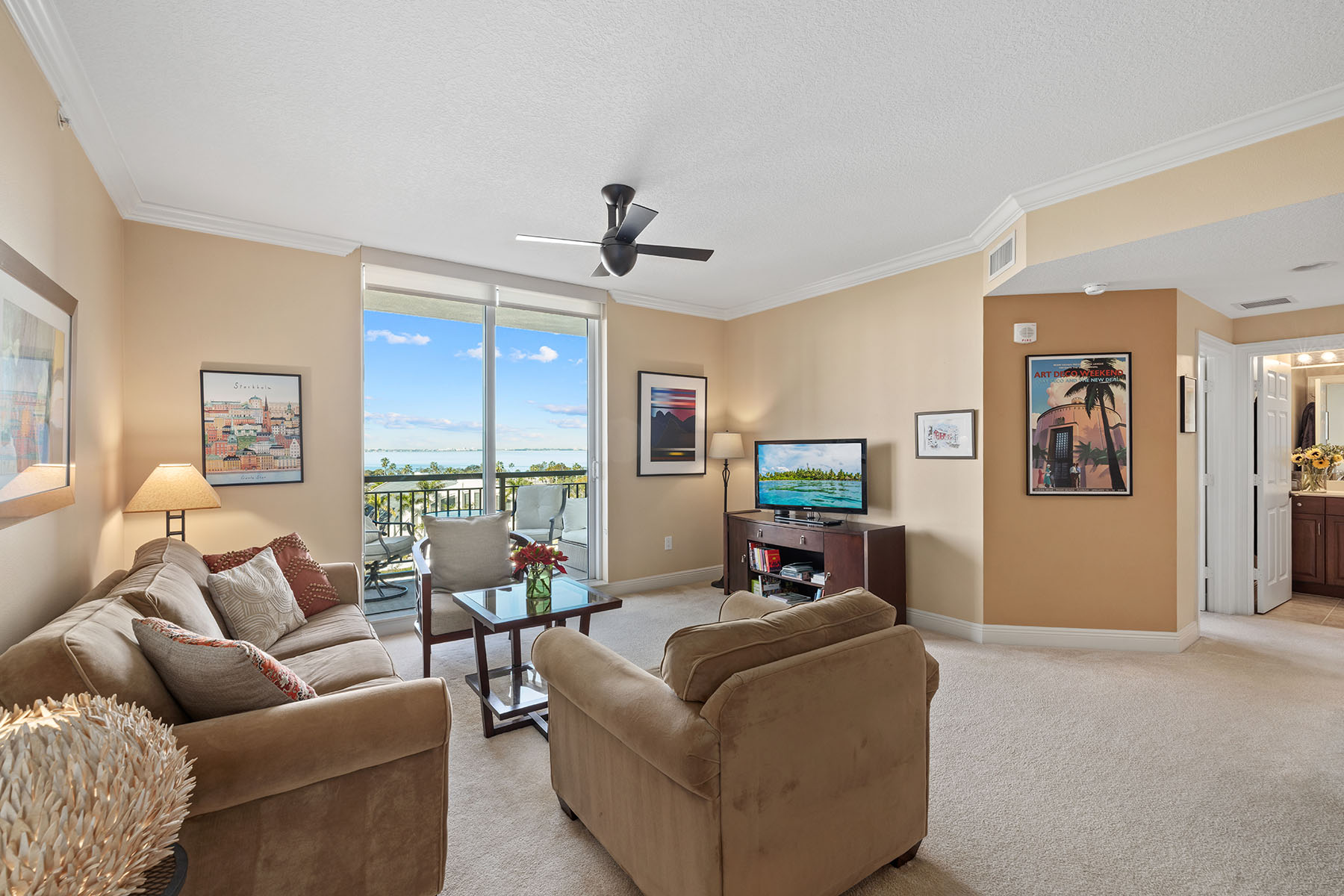 800 N Tamiami Trail , 611