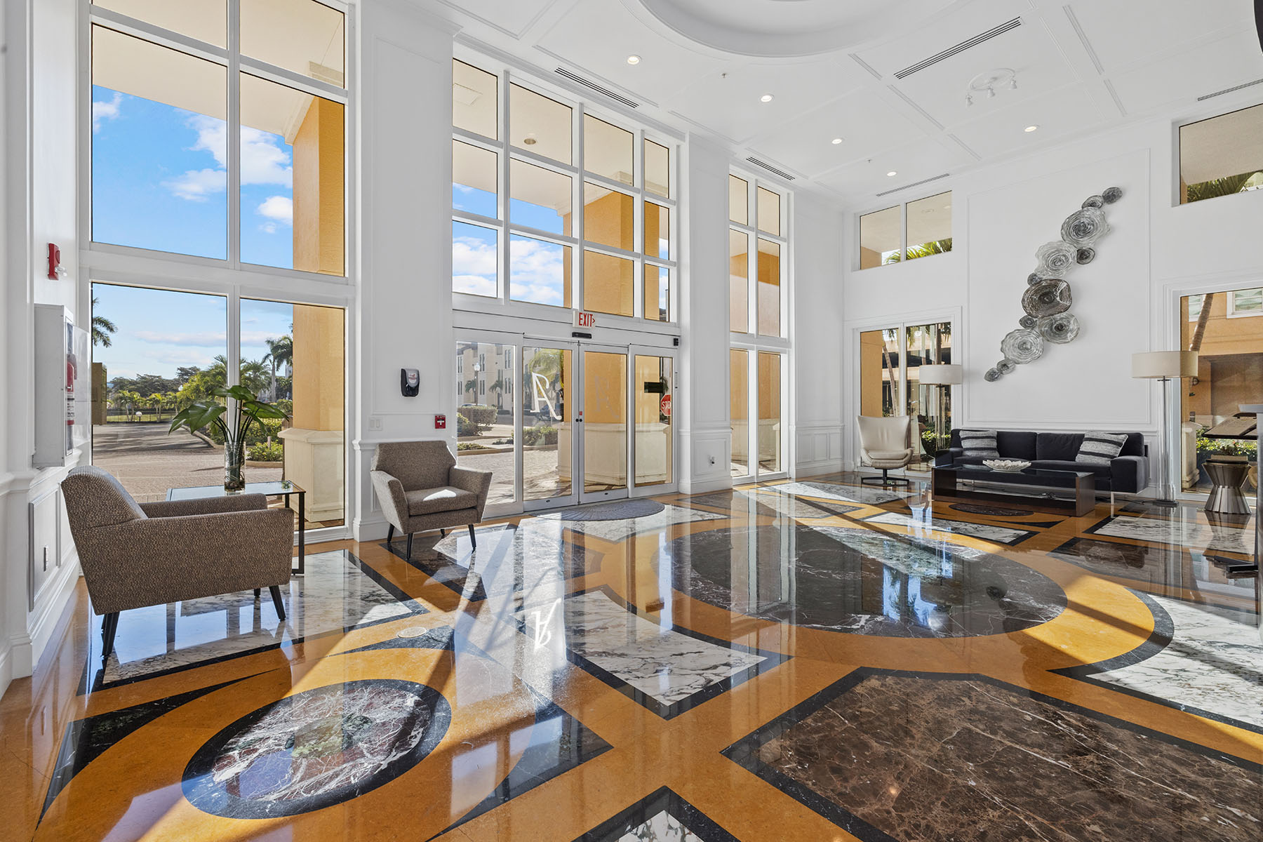 800 N Tamiami Trail , 611