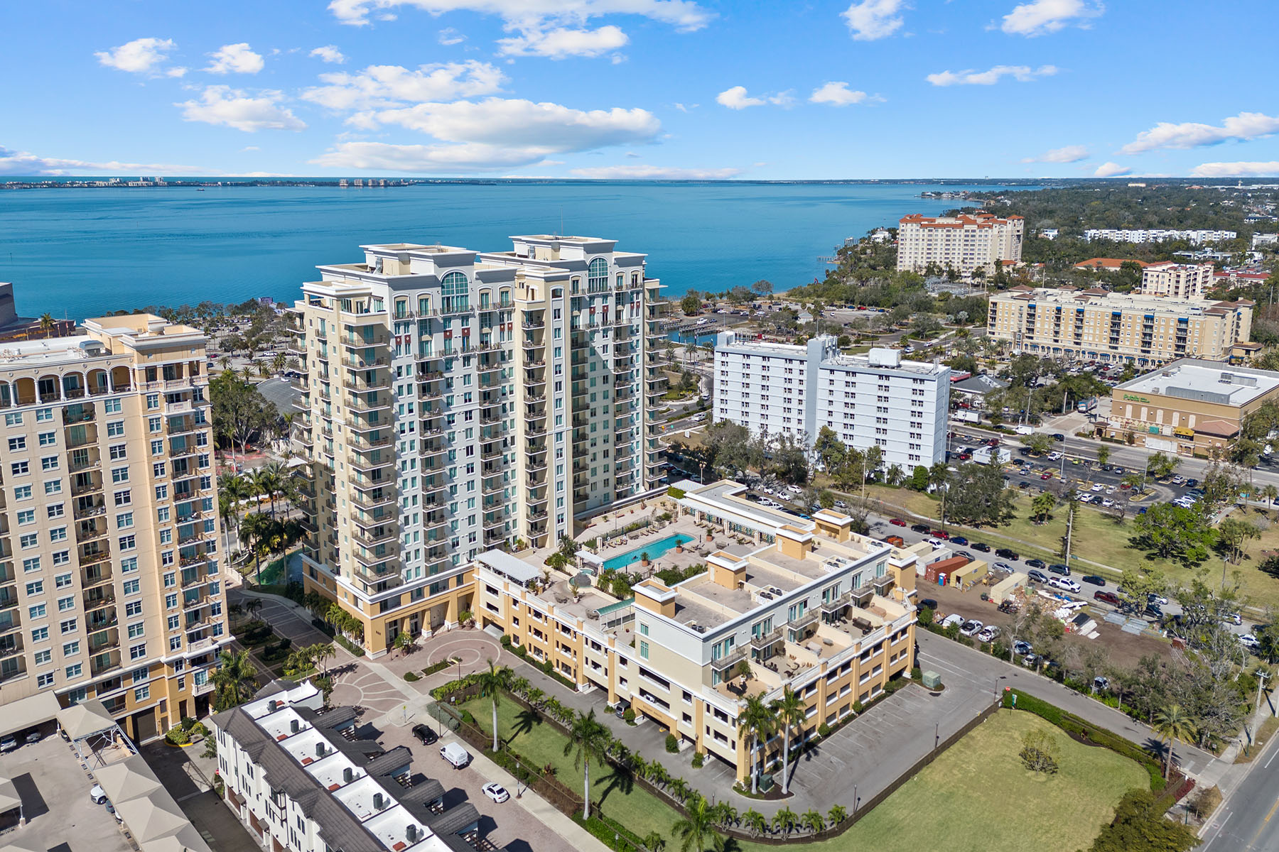 800 N Tamiami Trail , 611