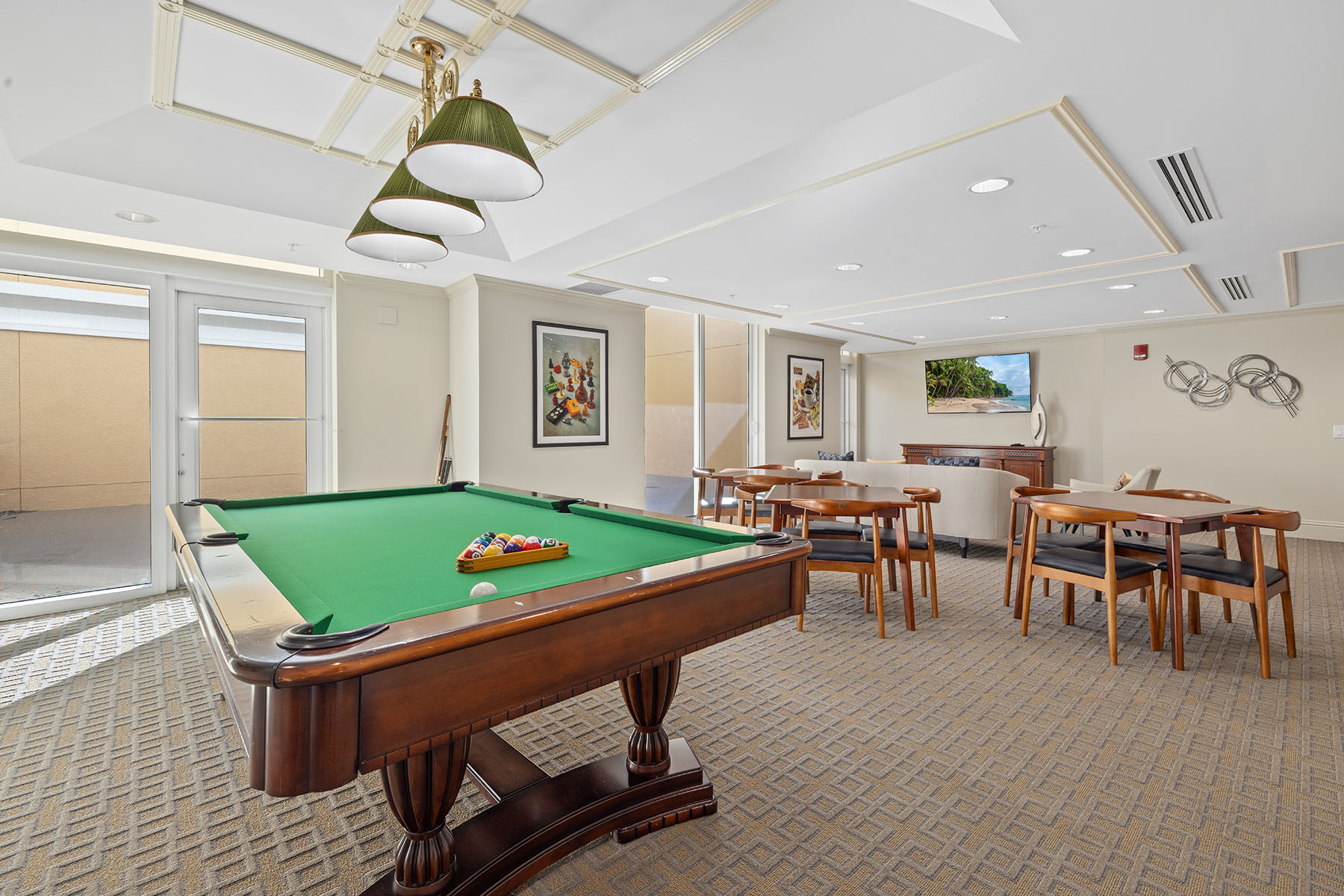 800 N Tamiami Trail , 611