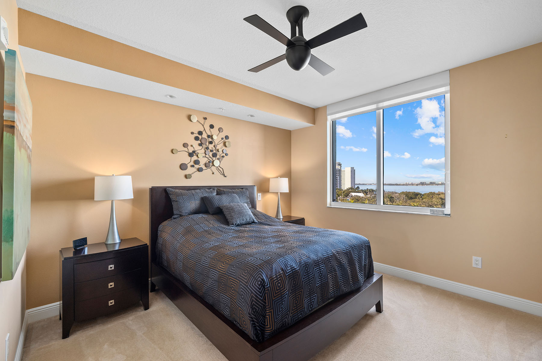 800 N Tamiami Trail , 611