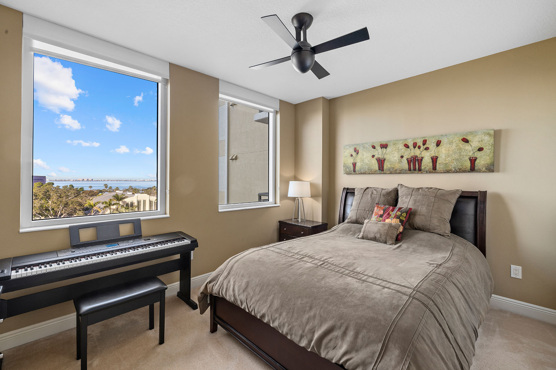 800 N Tamiami Trail , 611