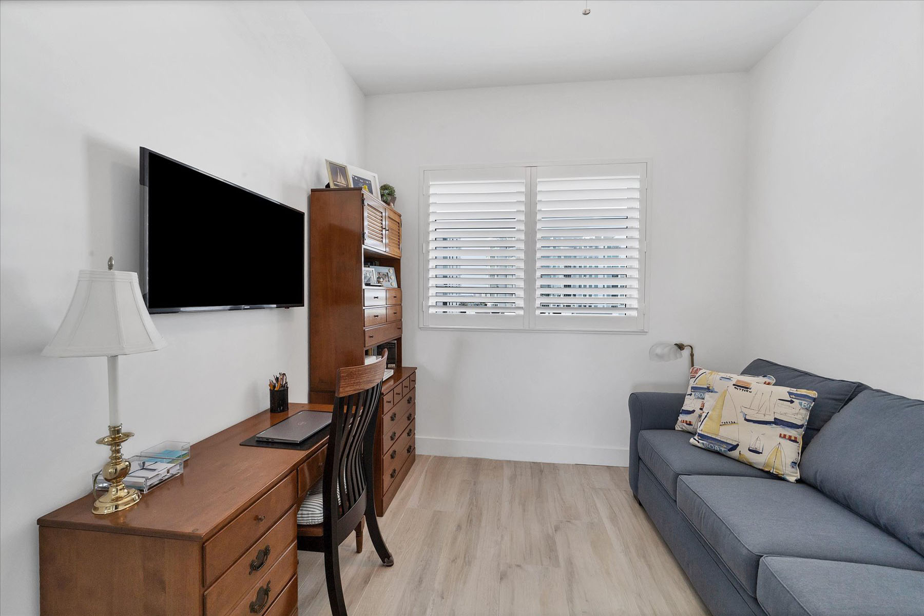 1155 N Gulfstream Avenue , 802