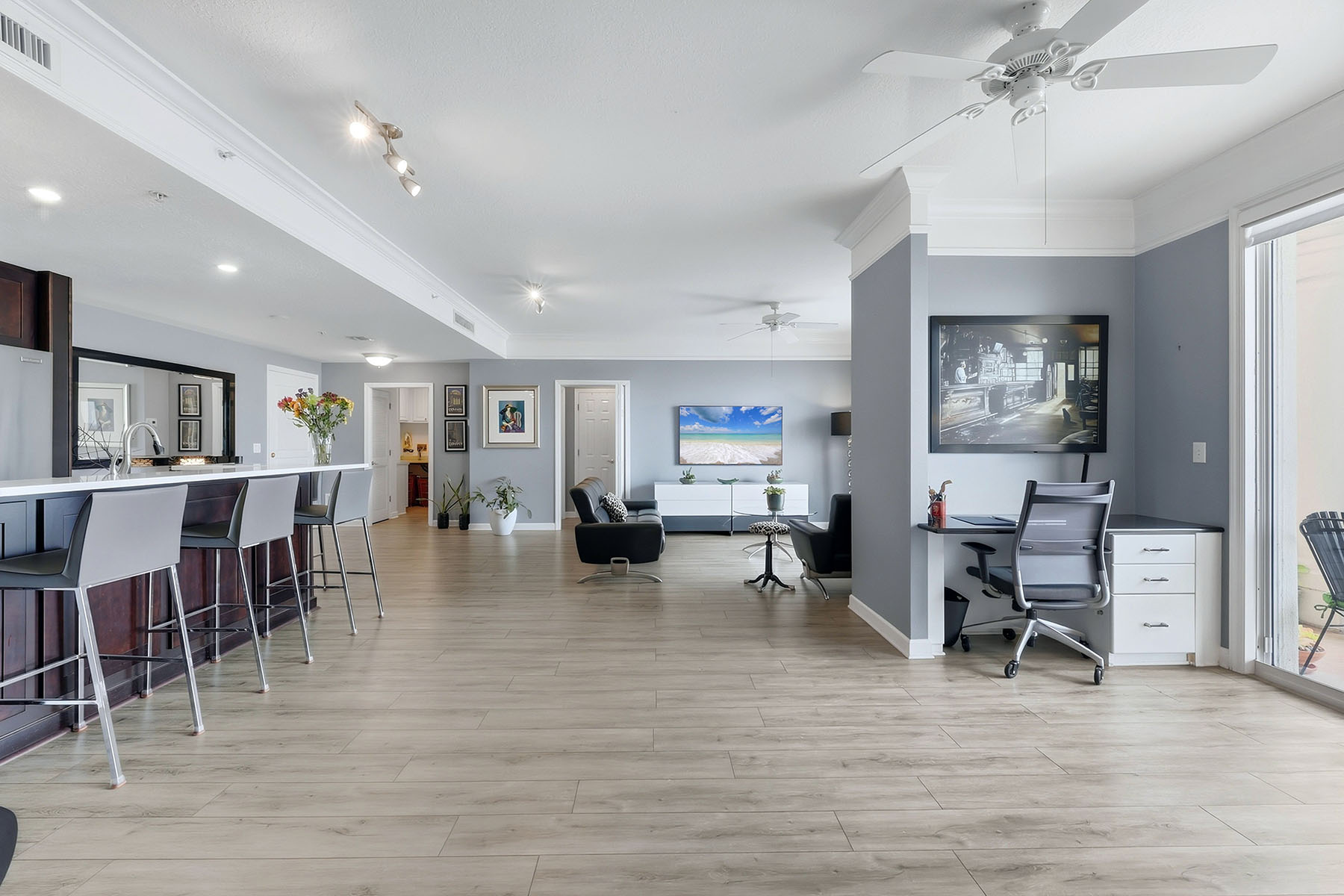 750 Tamiami Trail , 1506