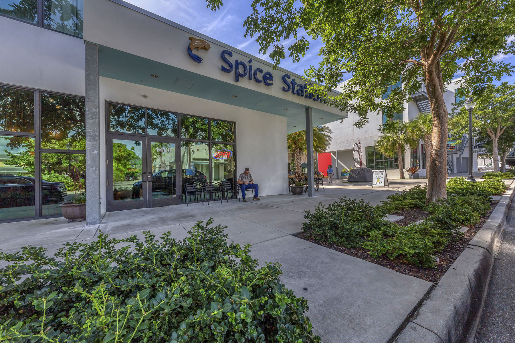 750 Tamiami Trail , 1506
