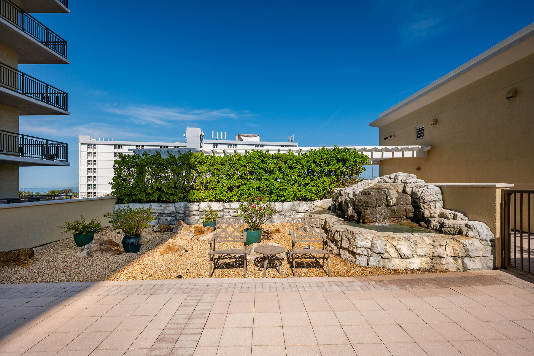 800 N Tamiami Trail , 815