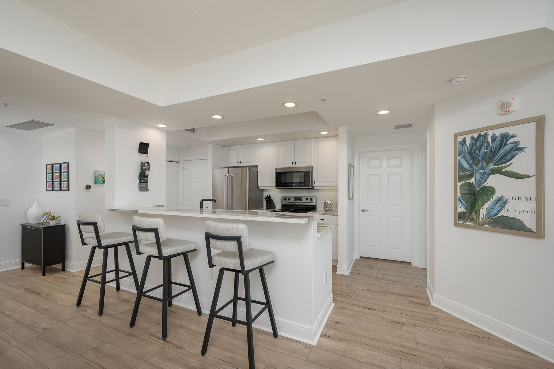 800 N Tamiami Trail , 815
