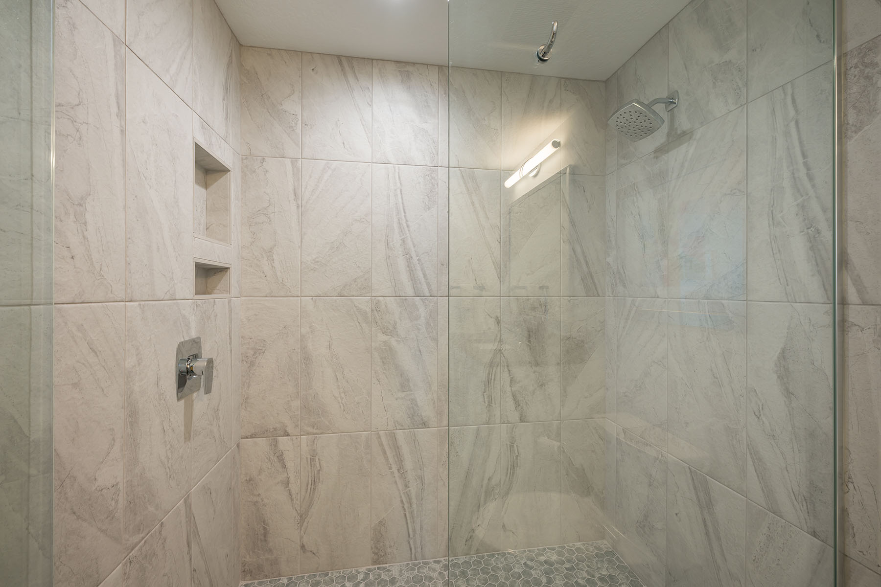 800 N Tamiami Trail , 815