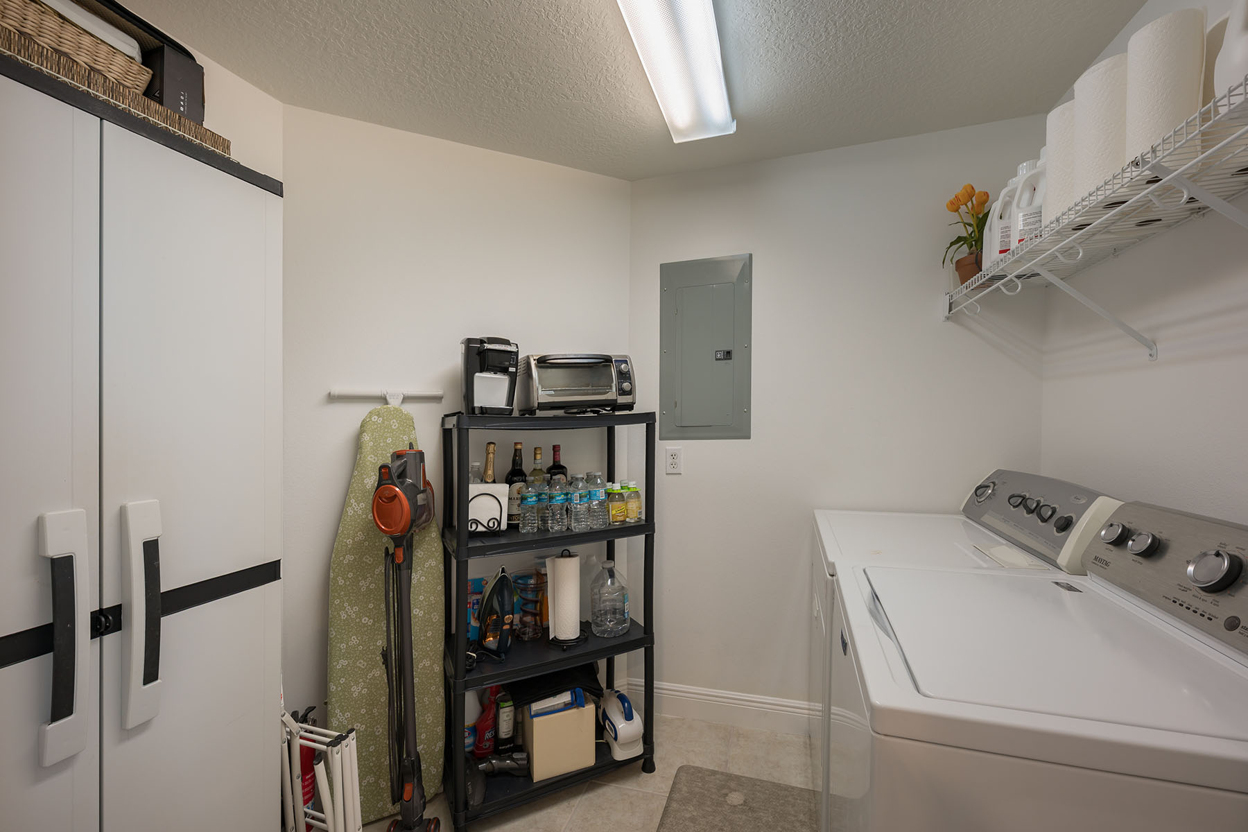 800 N Tamiami Trail , 815