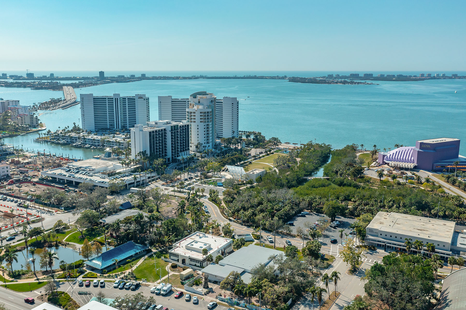 800 N Tamiami Trail , 815