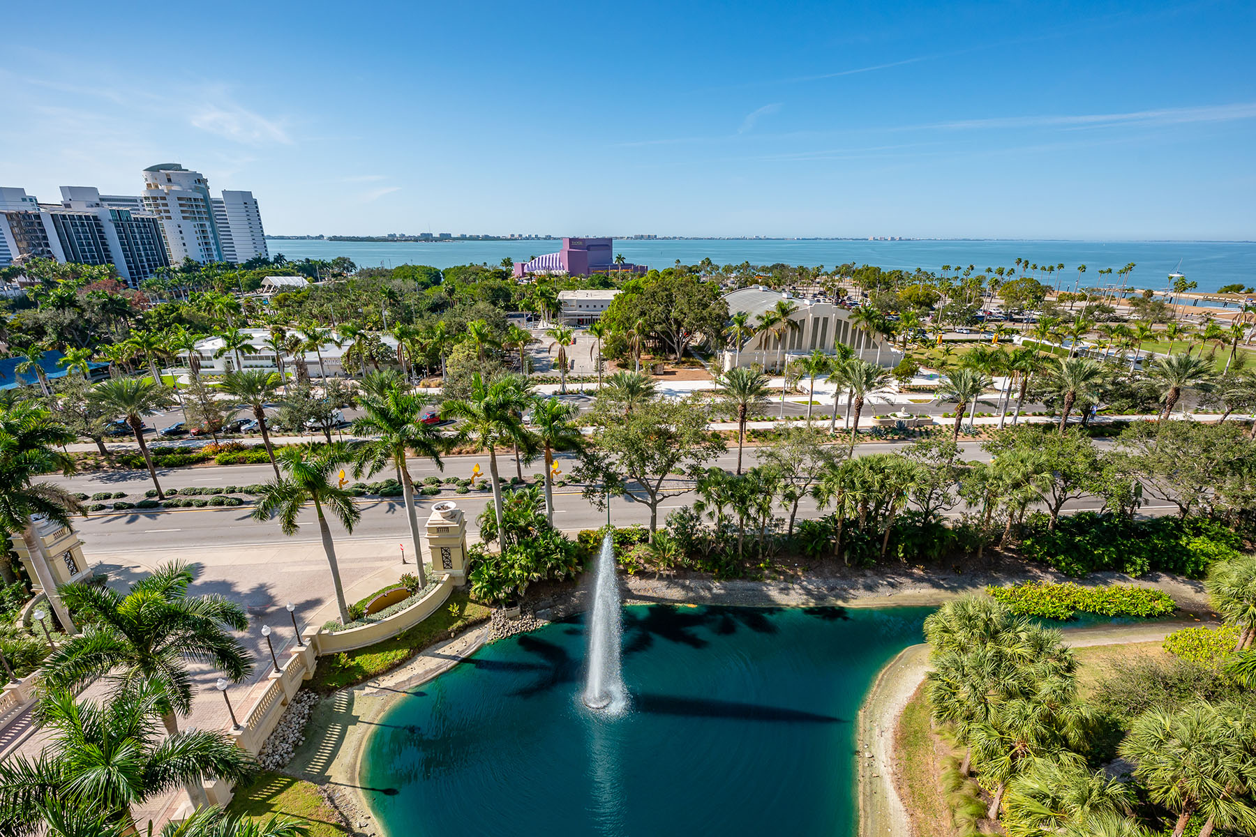 800 N Tamiami Trail , 815
