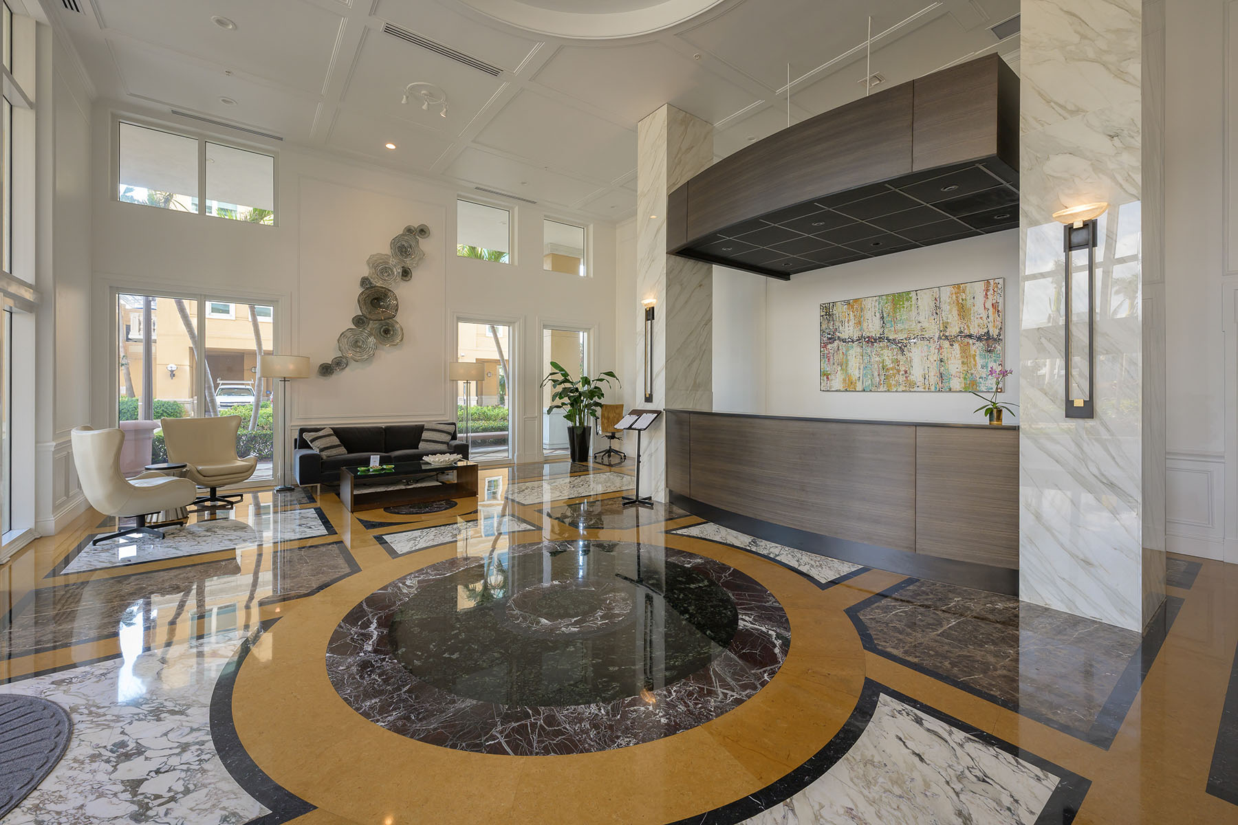 800 N Tamiami Trail , 815