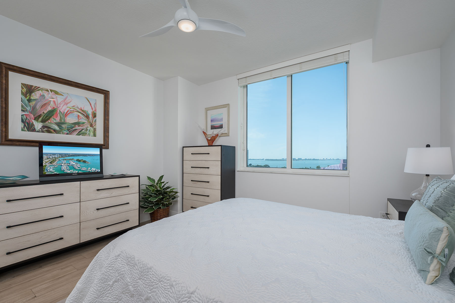 800 N Tamiami Trail , 815