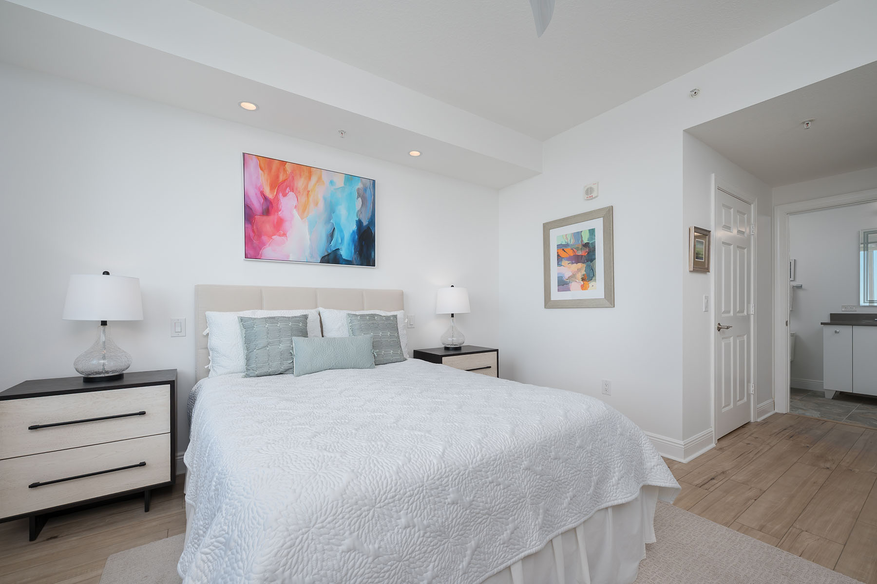 800 N Tamiami Trail , 815