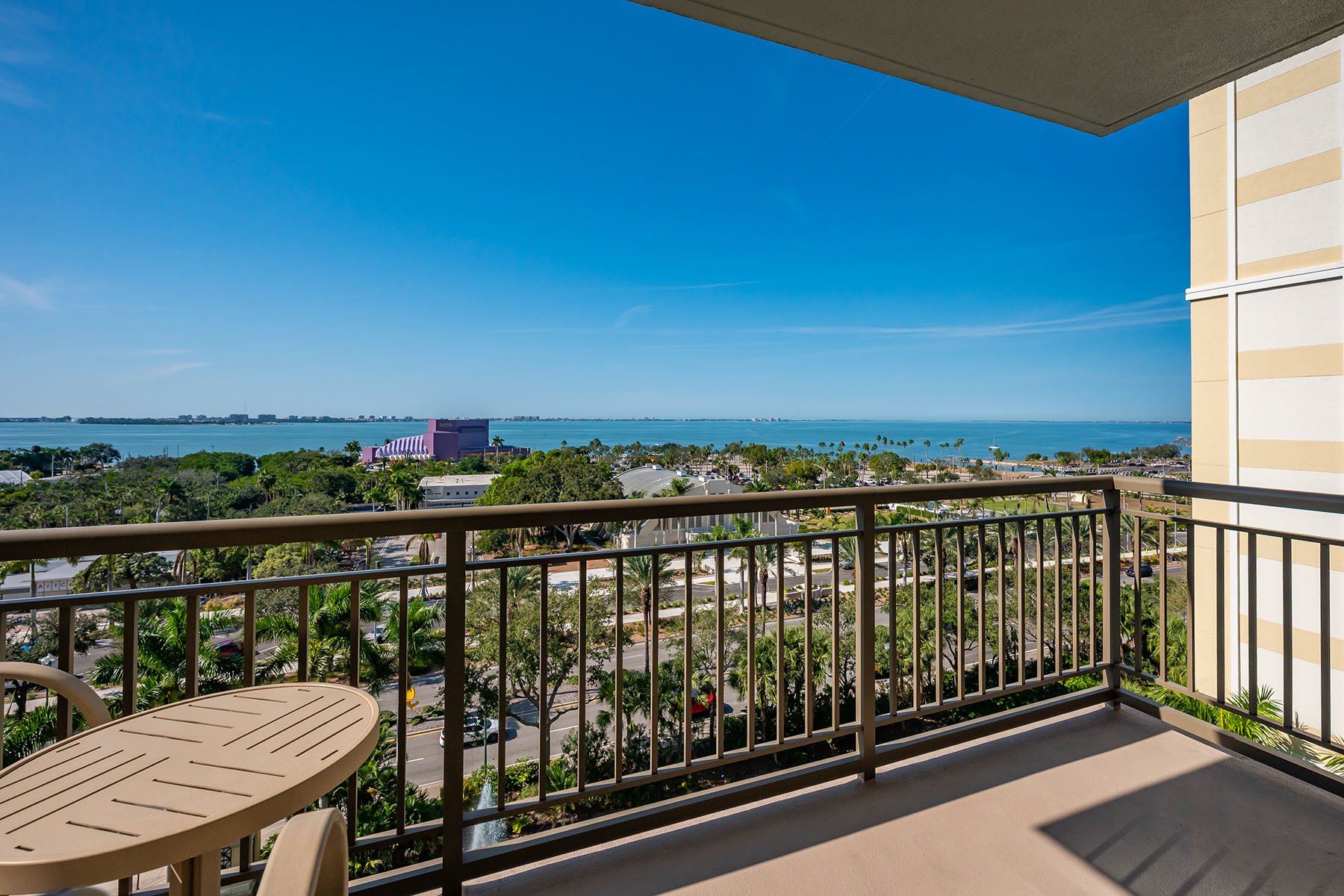 800 N Tamiami Trail , 815