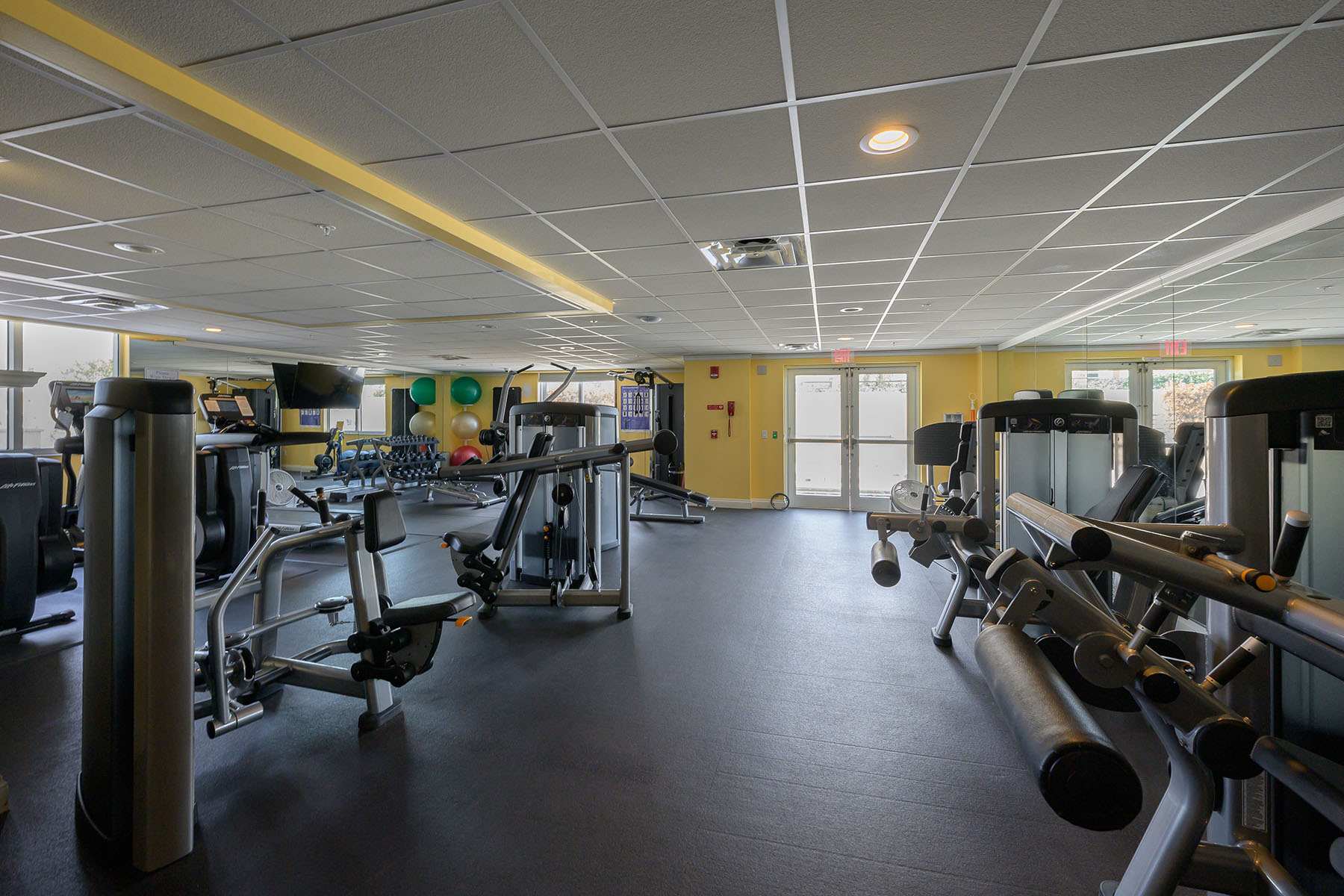 800 N Tamiami Trail , 815