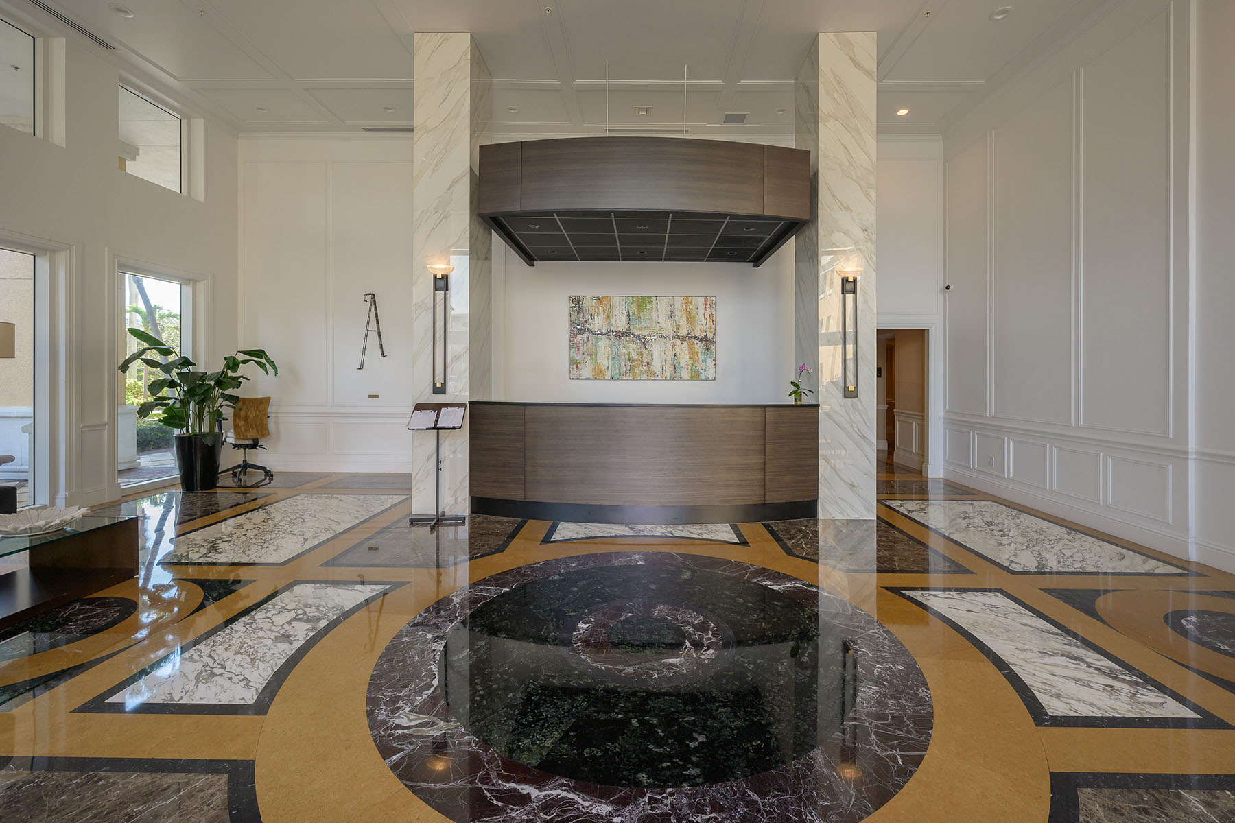 800 N Tamiami Trail , 815