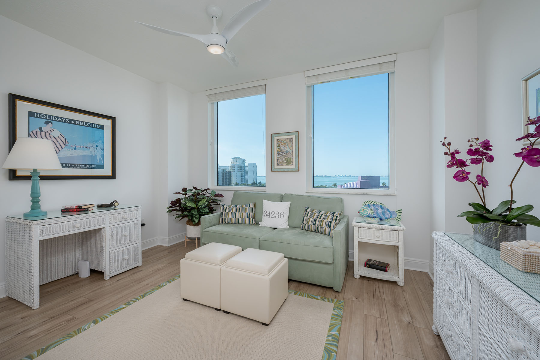 800 N Tamiami Trail , 815