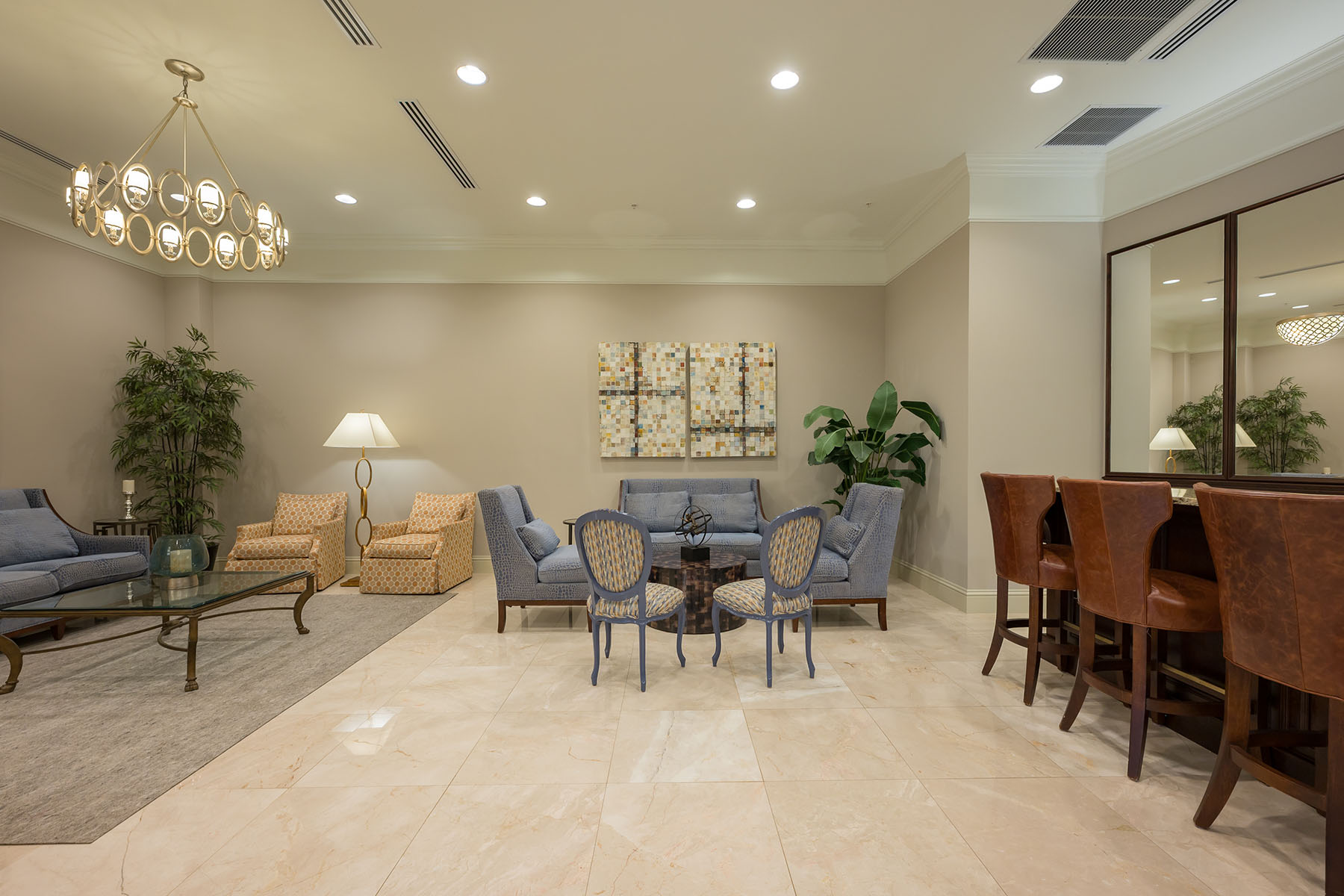 800 N Tamiami Trail , 815