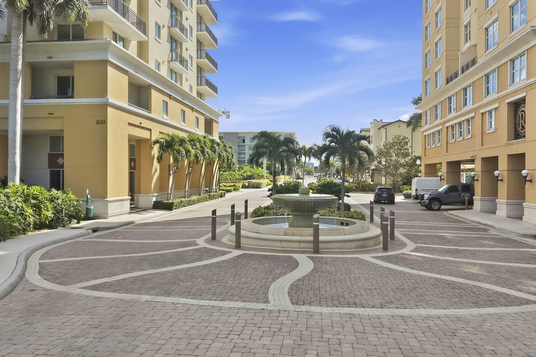 750 N Tamiami Trail , 517