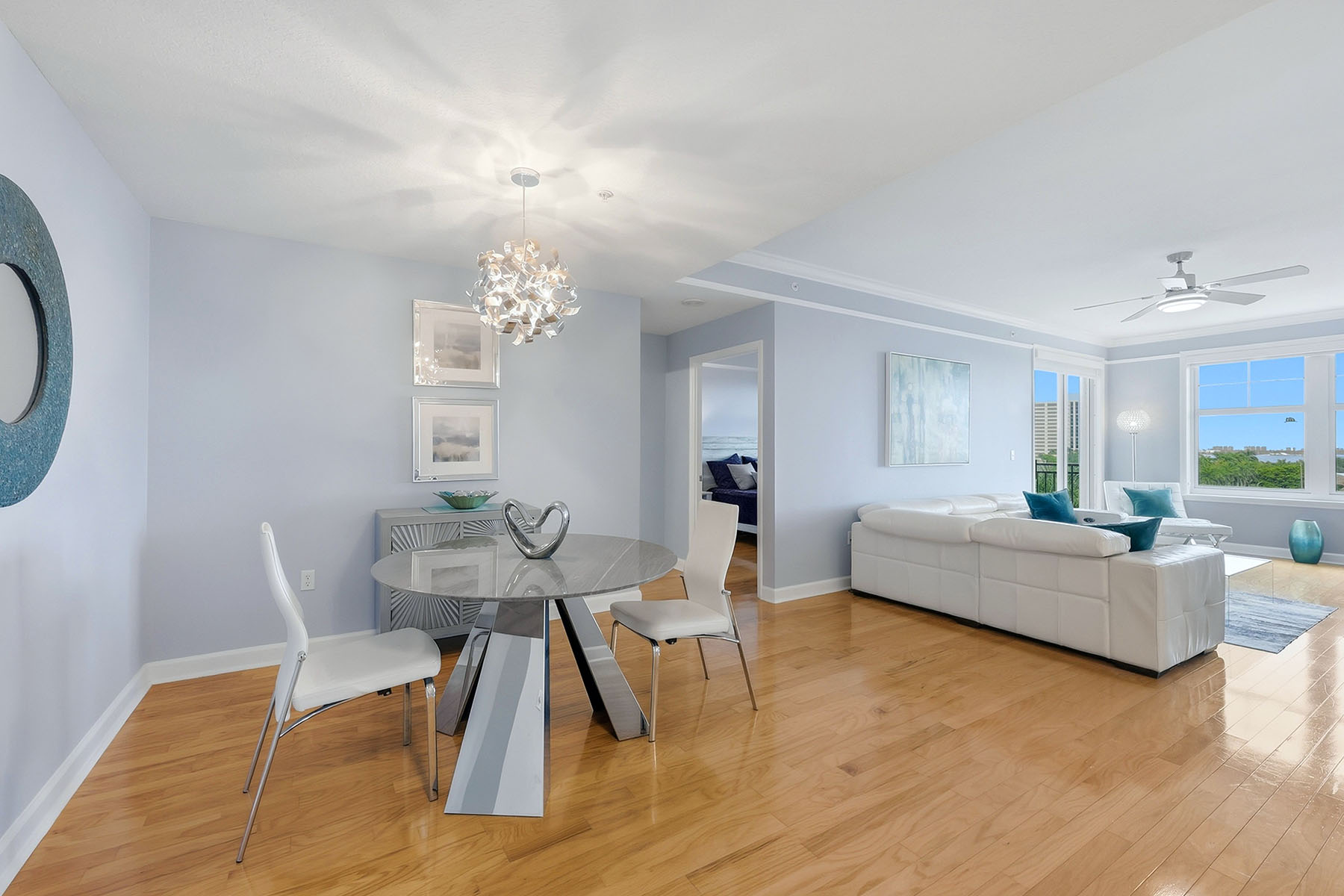 750 N Tamiami Trail , 517
