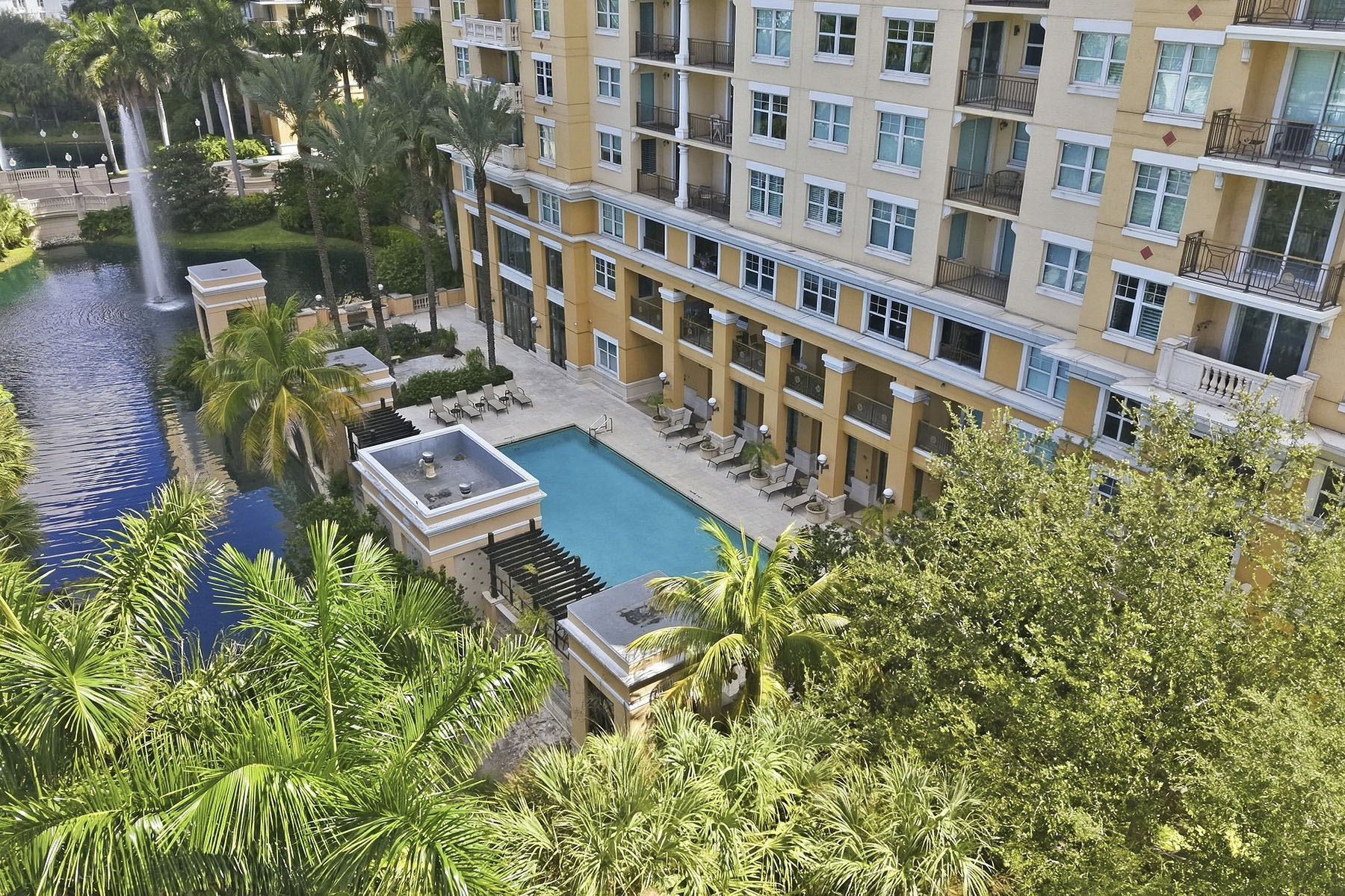 750 N Tamiami Trail , 517