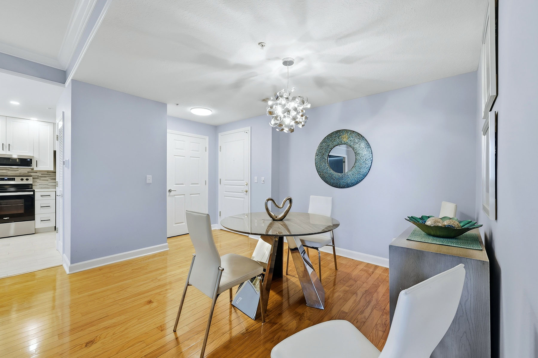 750 N Tamiami Trail , 517
