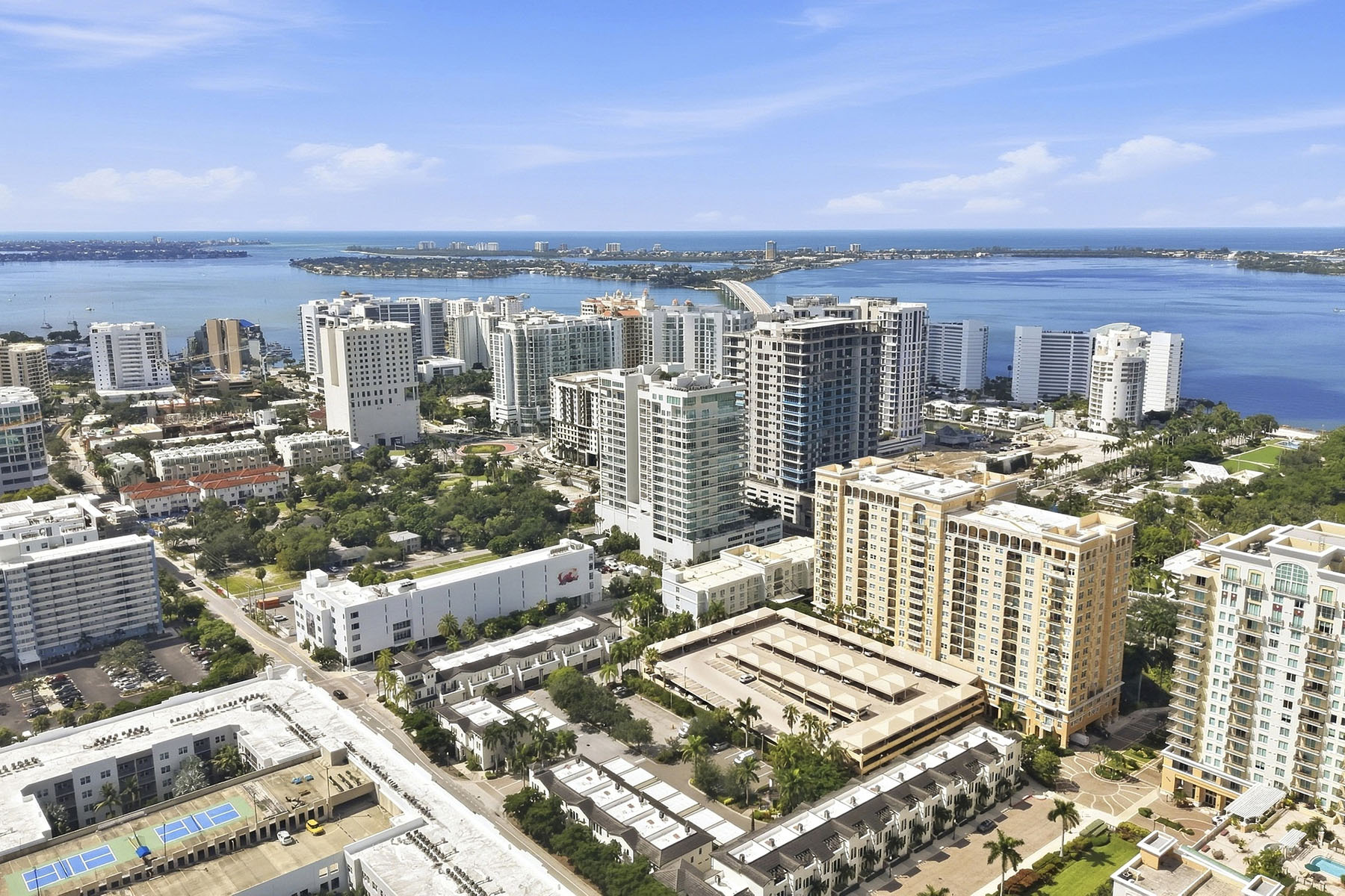 750 N Tamiami Trail , 517