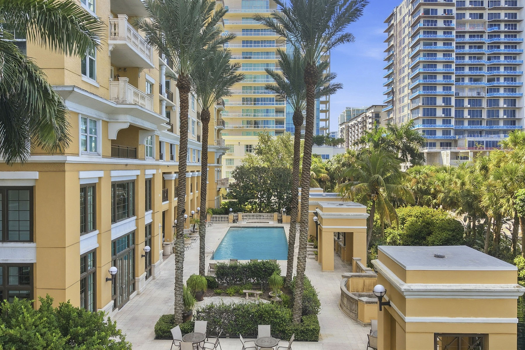 750 N Tamiami Trail , 517