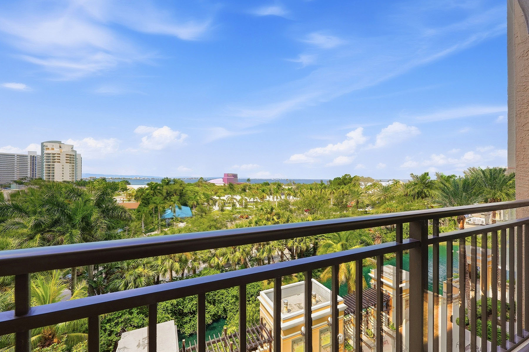 750 N Tamiami Trail , 517