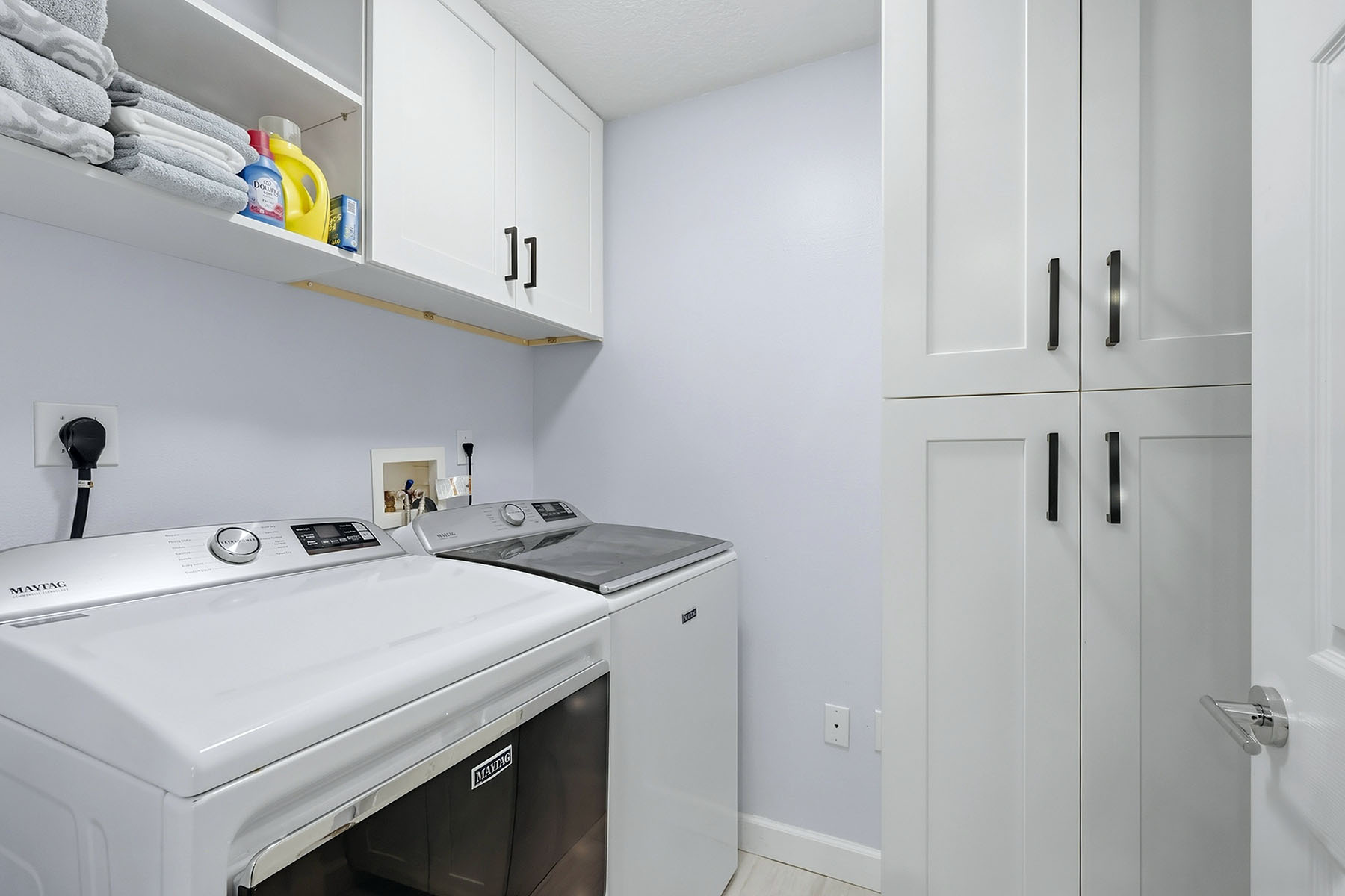 750 N Tamiami Trail , 517