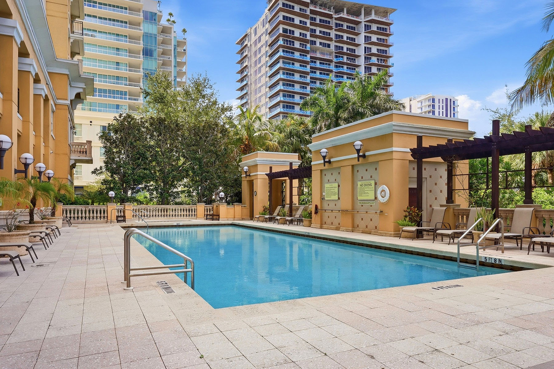750 N Tamiami Trail , 517