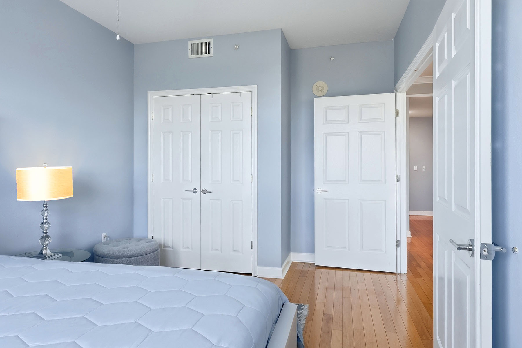 750 N Tamiami Trail , 517