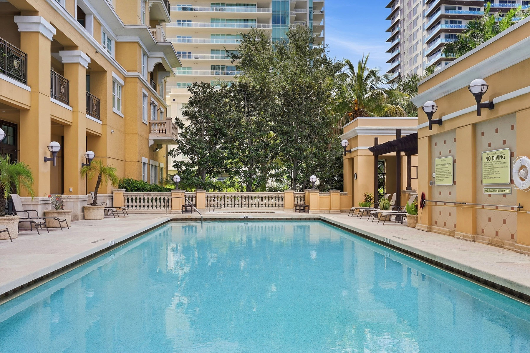 750 N Tamiami Trail , 517