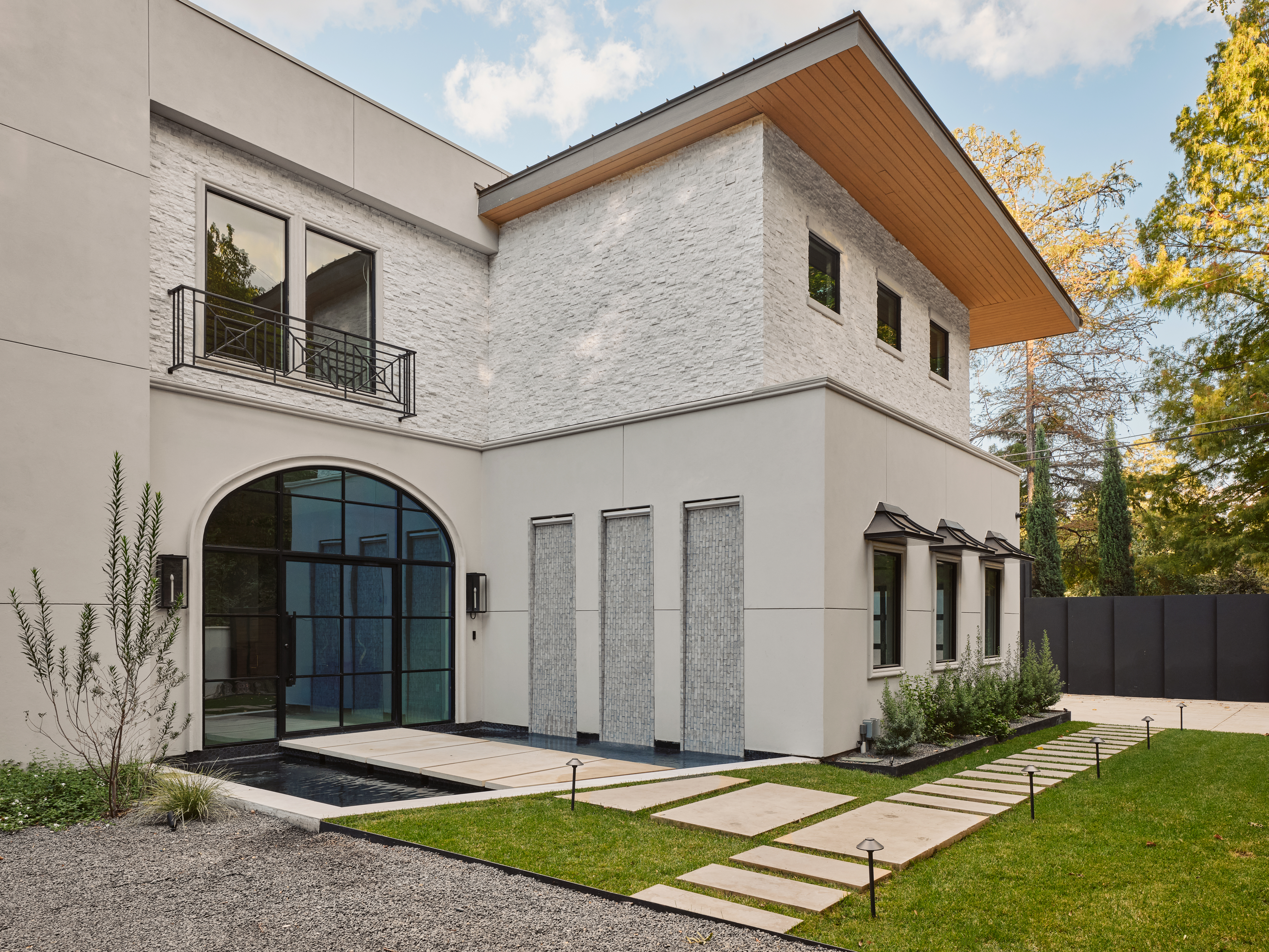 1404 Rockcliff Road 